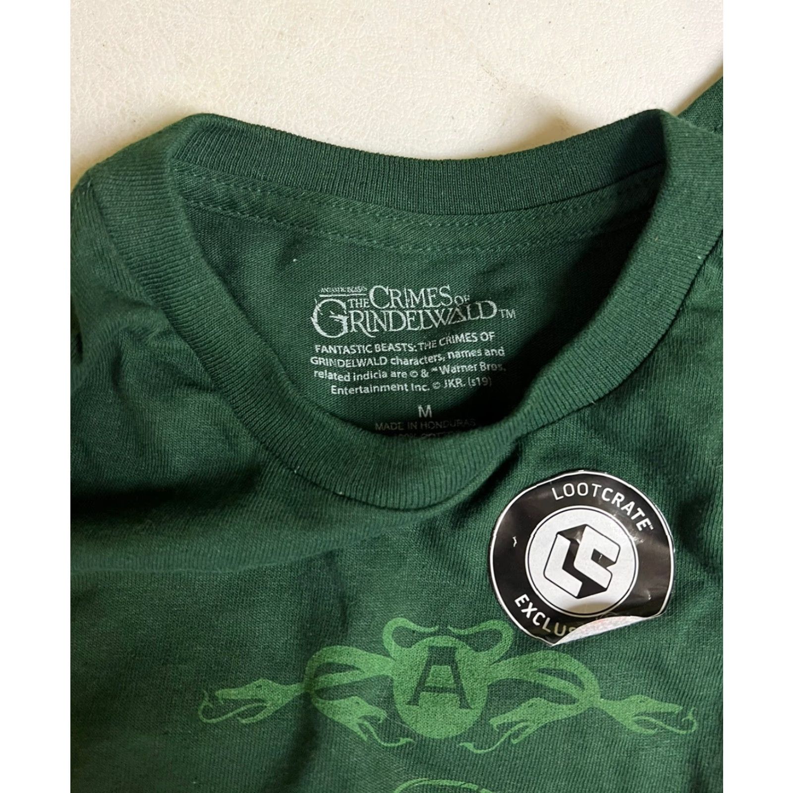 Vintage Loot Crate Wizarding World Crimes of Grindelwald Maledictus T-Shirt Medium Green Cotton Crew Neck Men M Size US M / EU 48-50 / 2 - 4 Thumbnail