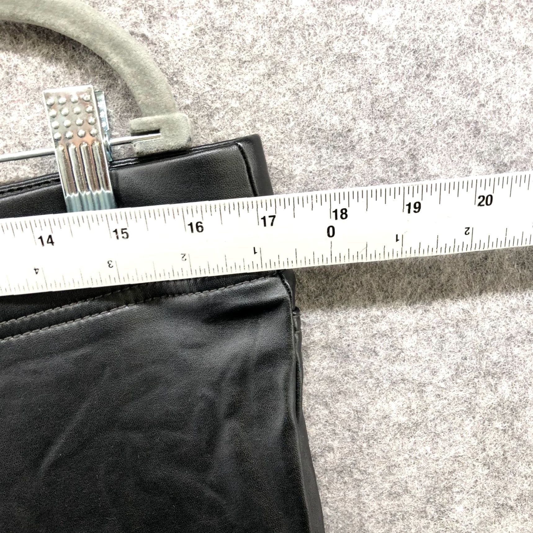 Loft LOFT Faux Leather Leggings Womens 10 Black Zip Closure High Rise Pant Leggings Womens 10 Black Zip Closure High Rise Loft Size 32" / US 10 / IT 46 - 5 Thumbnail