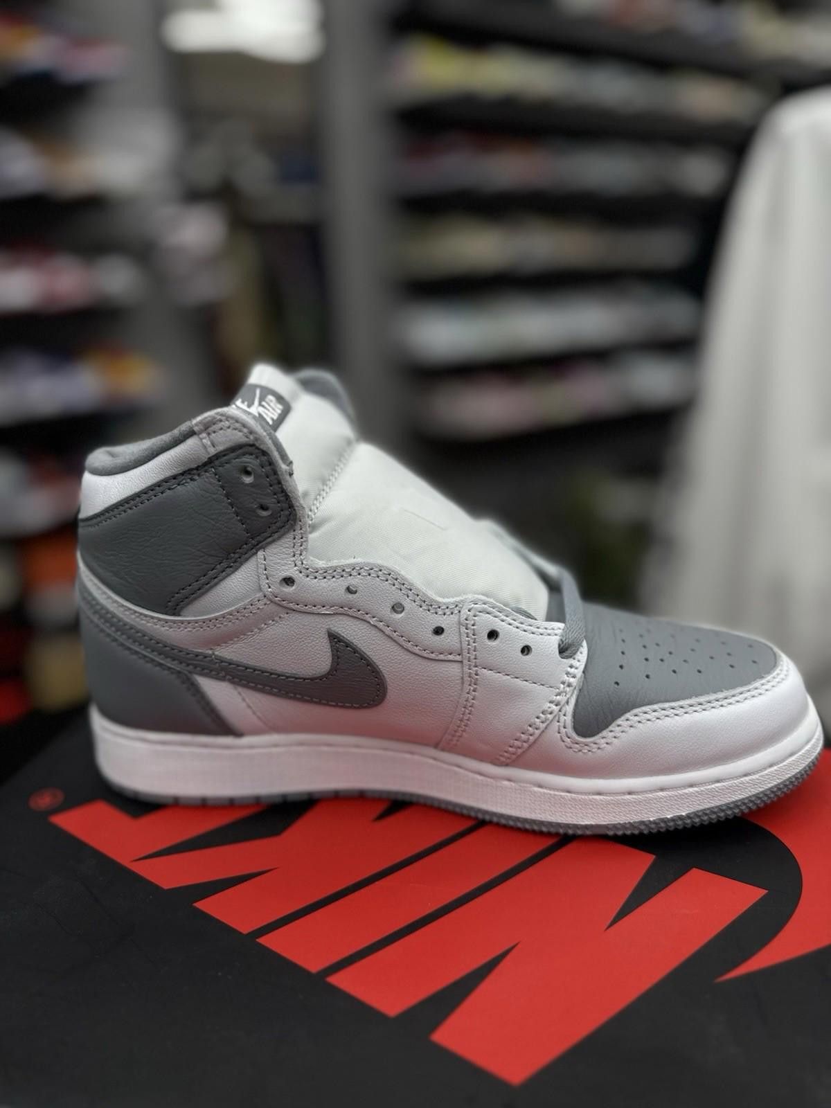 Nike Nike Air Jordan 1 Retro High OG Stealth White - GS 6.5Y/8W Size US 6.5 / EU 39-40 - 4 Thumbnail