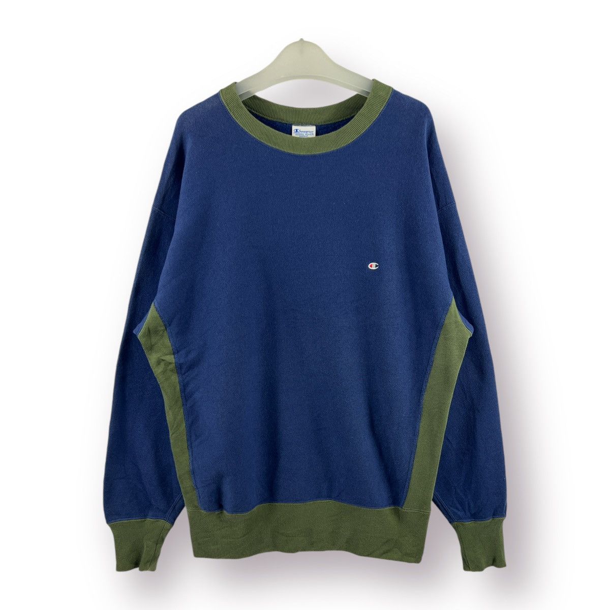 Champion 🔥 Champion Y2K Streetwear Roundneck Sweatshirt - M Size US M / EU 48-50 / 2 - 1 Thumbnail
