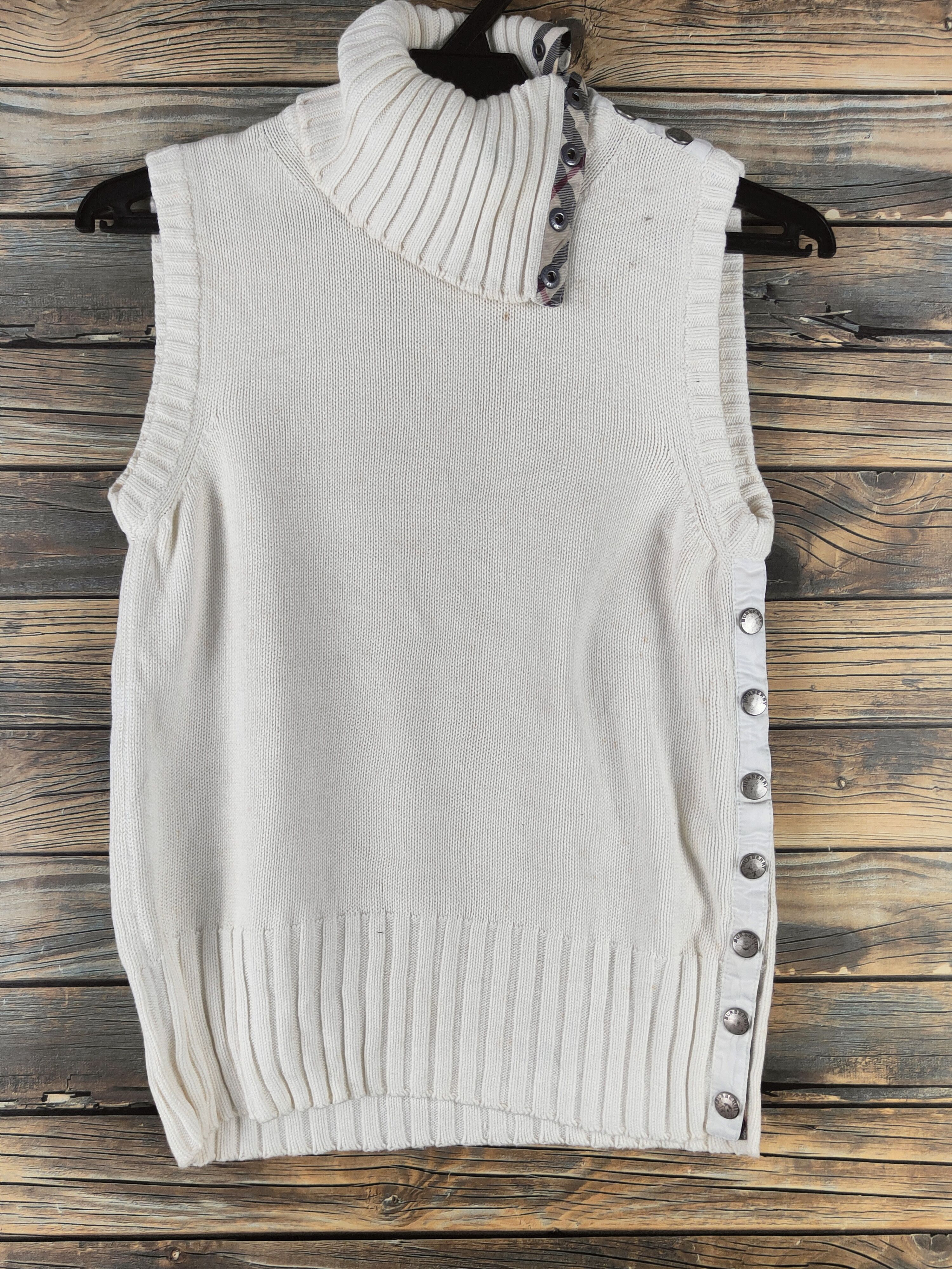 Burberry DL Burberry White Sleeveless Knitwear Sweatshirts #46-609 Size S / US 4 / IT 40 - 1 Thumbnail