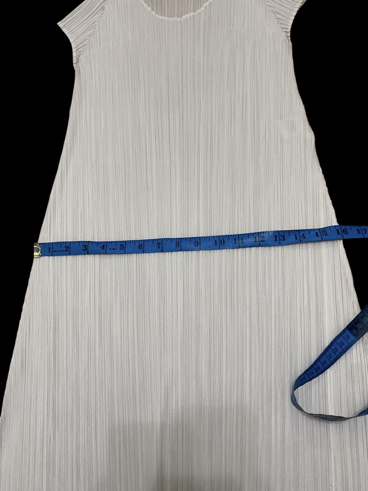 Pleats Please Issey Miyake 🔥STUNNING🔥PLEATS PLEASE ISSEY MIYAKE WHITE DRESS SLEEVELESS Size ONE SIZE - 7 Thumbnail