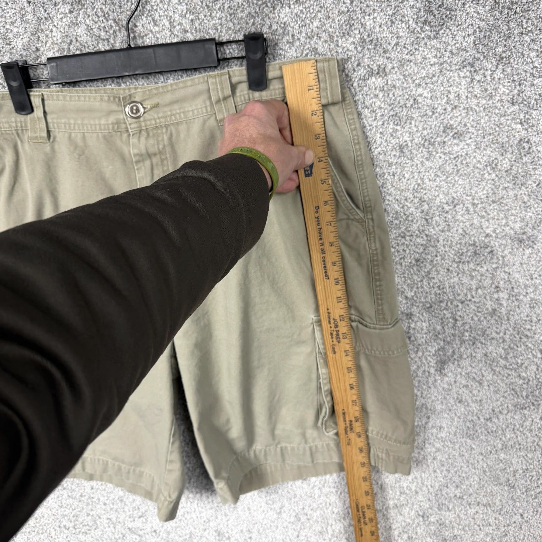 Old Navy VINTAGE Old Navy Cargo Shorts Mens 36 Khaki Canvas Flat Front 10 In Inseam Cargo Pockets Casual Summer Size US 36 / EU 52 - 3 Thumbnail