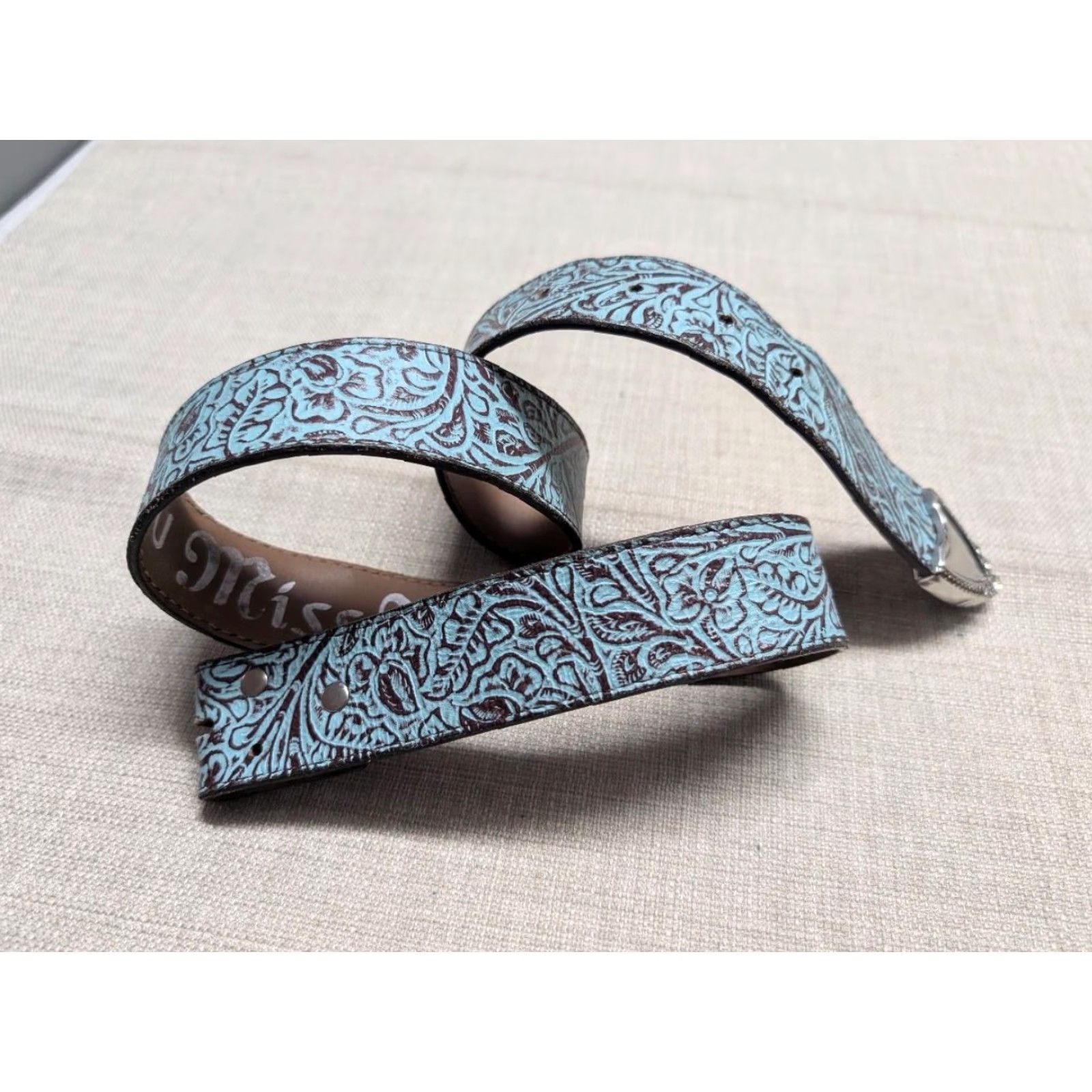 Miss Me VINTAGE western belt Miss Me Teal Tooled Leather 30" Women Belt Size ONE SIZE - 3 Thumbnail