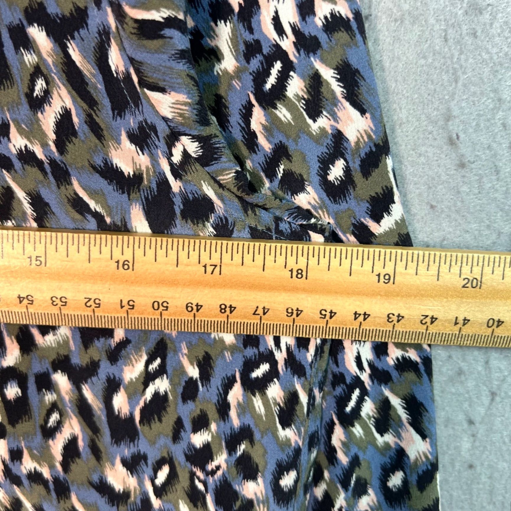 Equipment VINTAGE Equipment Silk Shirt Dress Long Sleeve Collared Button Front Animal Print XXS Women’s Blue - Equipment Shirt Dress Animals 90s Size XXS / US 00 / IT 34 - 6 Thumbnail
