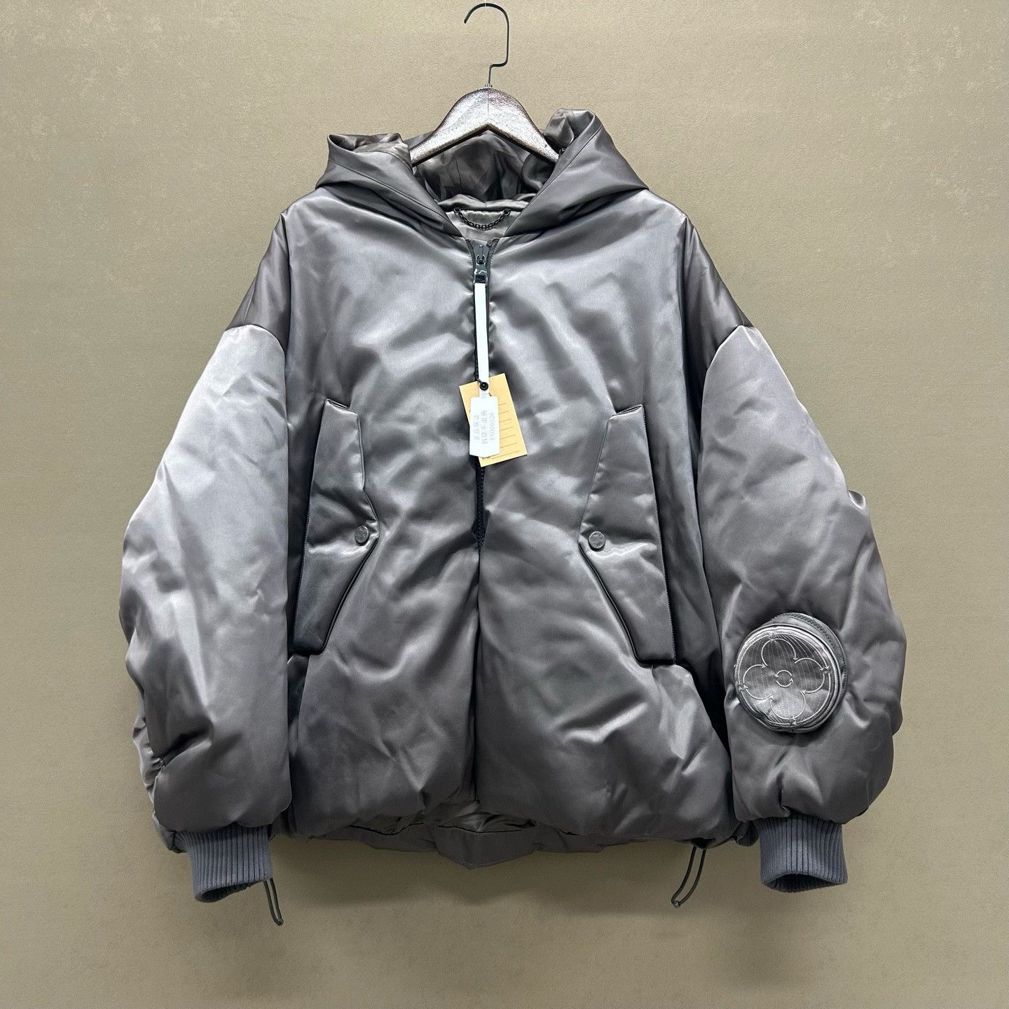 Louis Vuitton louis vuitton gray down jacket size 44 Size US L / EU 52-54 / 3 - 1 Thumbnail