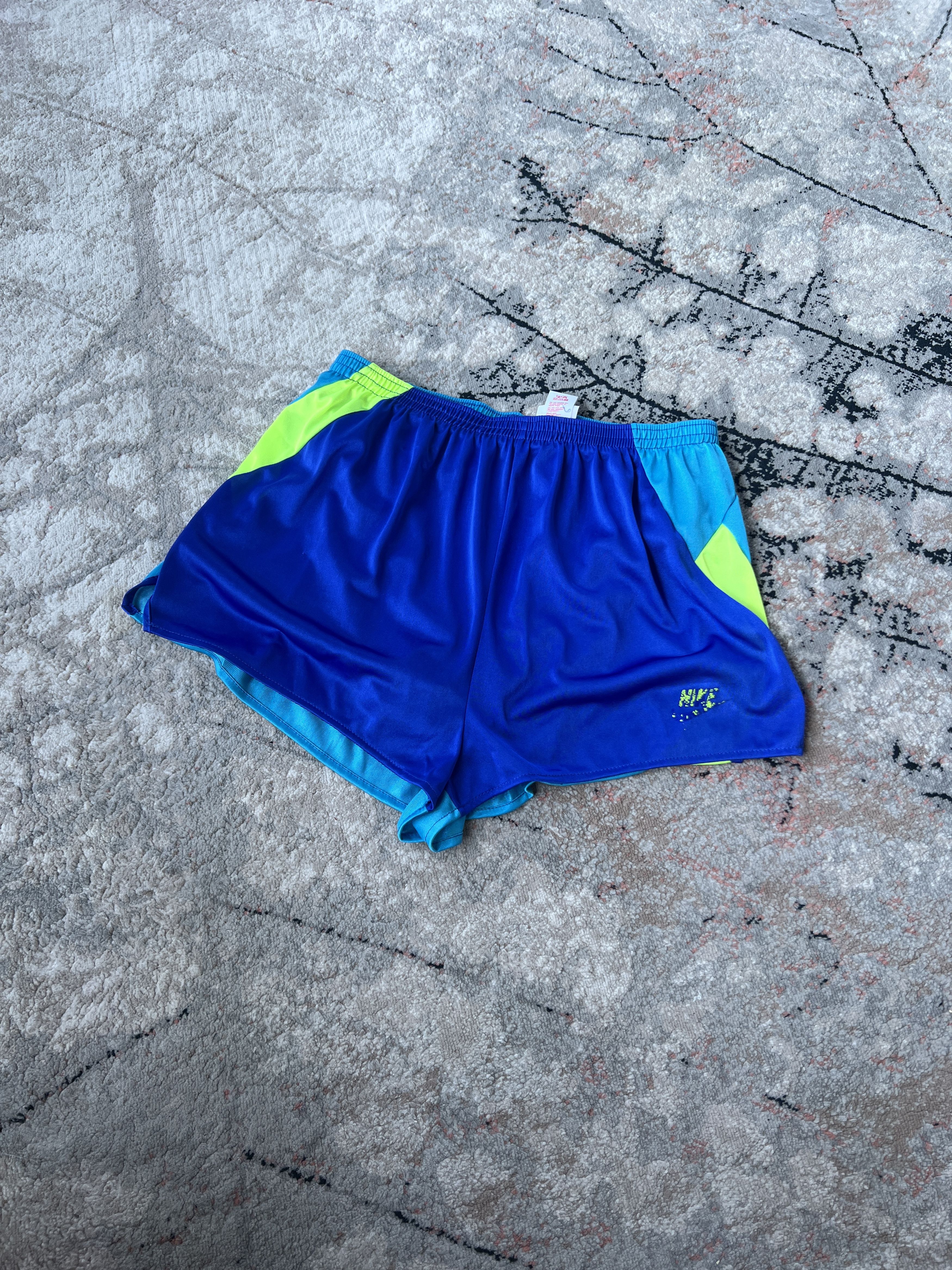 Nike Nike Vintage Shorts Made In U.K. Size US 36 / EU 52 - 1 Thumbnail