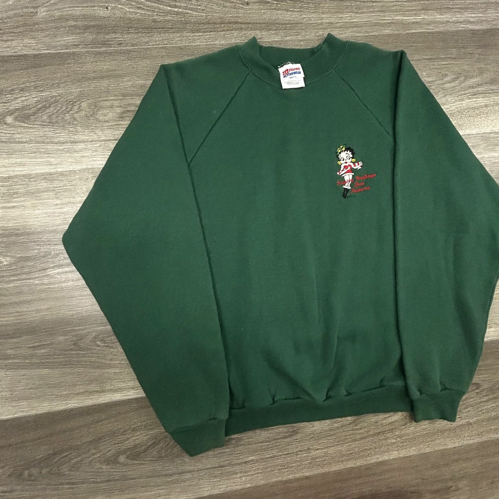 Hanes VINTAGE Hanes Christmas Betty Boop Sweatshirt Mens XL Green Raglan Crew Neck Pullover Graphic Print 90s Hanes Activewear Size US XL / EU 56 / 4 - 4 Thumbnail