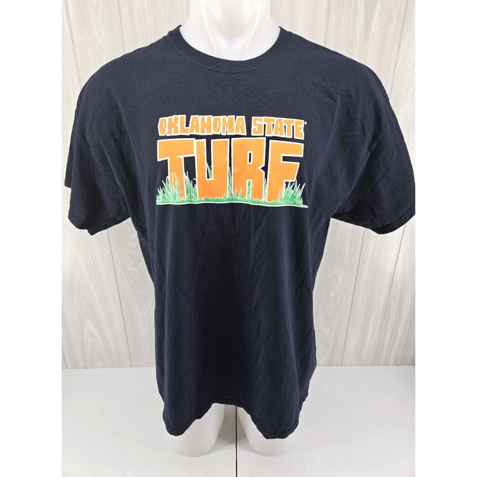 Gildan Oklahoma State Turff Cowboys OSU NCAA T Shirt XL DBL Sided Black Mens Size US XL / EU 56 / 4 - 3 Thumbnail