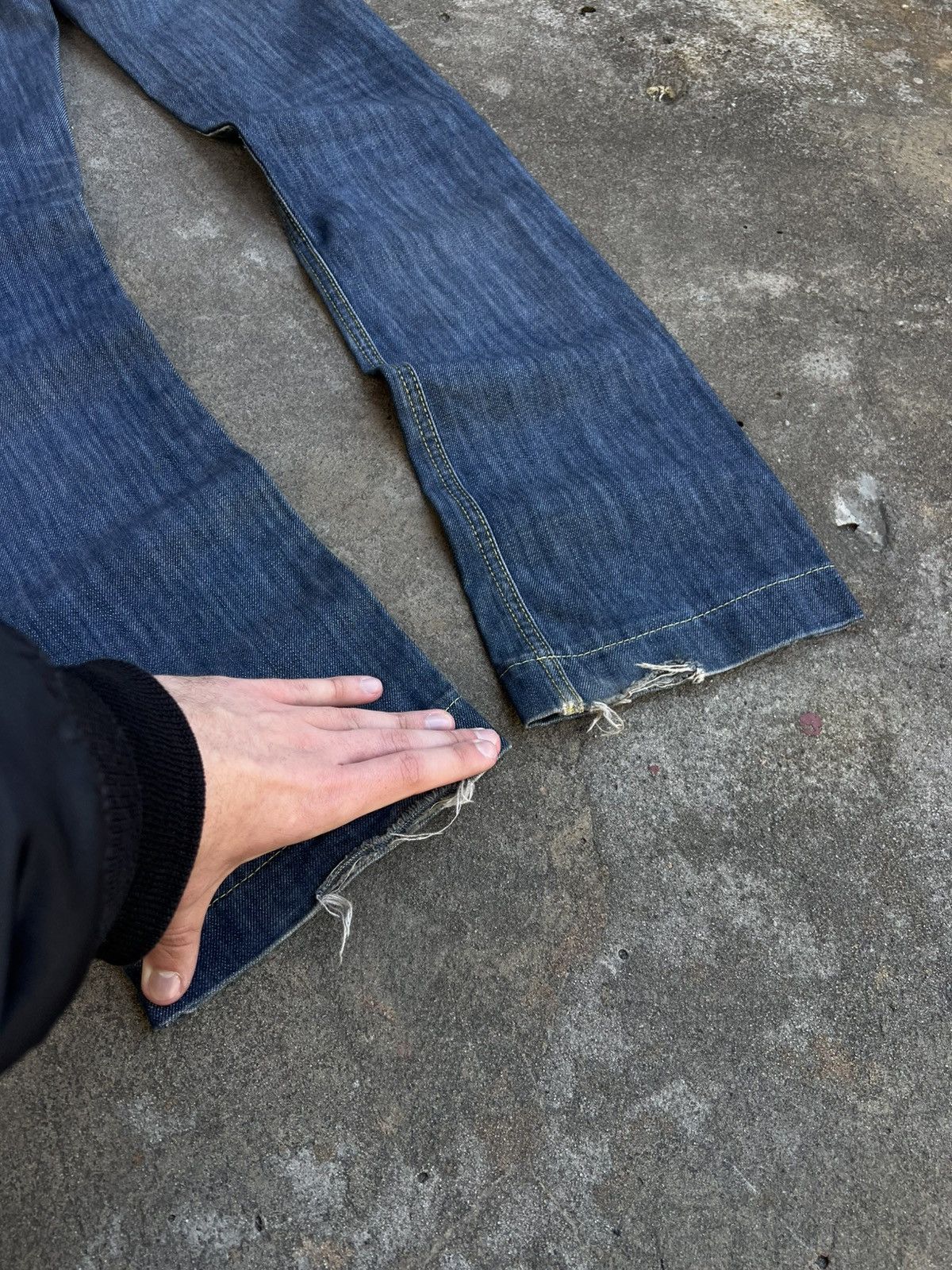 Dolce & Gabbana Crazy Vintage Dolce Gabbana Flared Bootcut Jeans Metal Logo Size 30" / US 8 / IT 44 - 3 Thumbnail