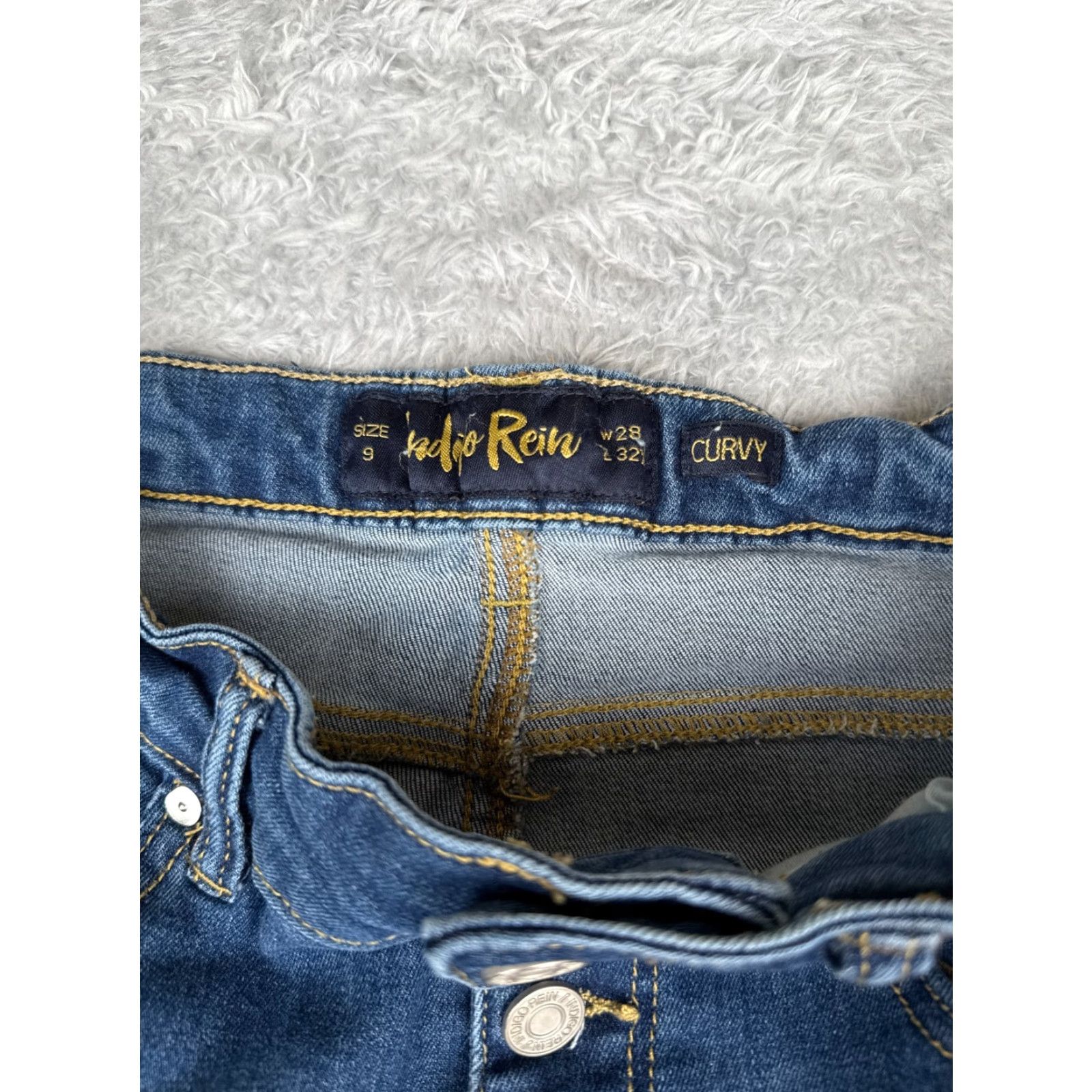 Denime Indigo Rein Jeans Juniors 9 Blue Denim Curvy Flared Button Fly Cotton 27x30 Denim Flared 5-Pocket Womens Jeans 27x30 Blue 27x30 (indigo rein) Size 30" / US 8 / IT 44 - 6 Thumbnail