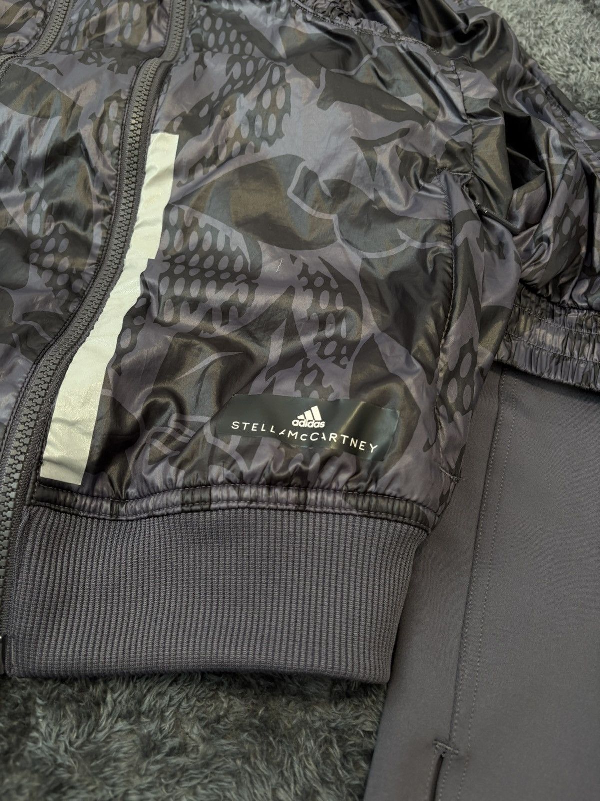 Adidas × Stella McCartney Vintage Stella McCartney Y2K Nylon Avant Garde Jacket Size M / US 6-8 / IT 42-44 - 5 Thumbnail