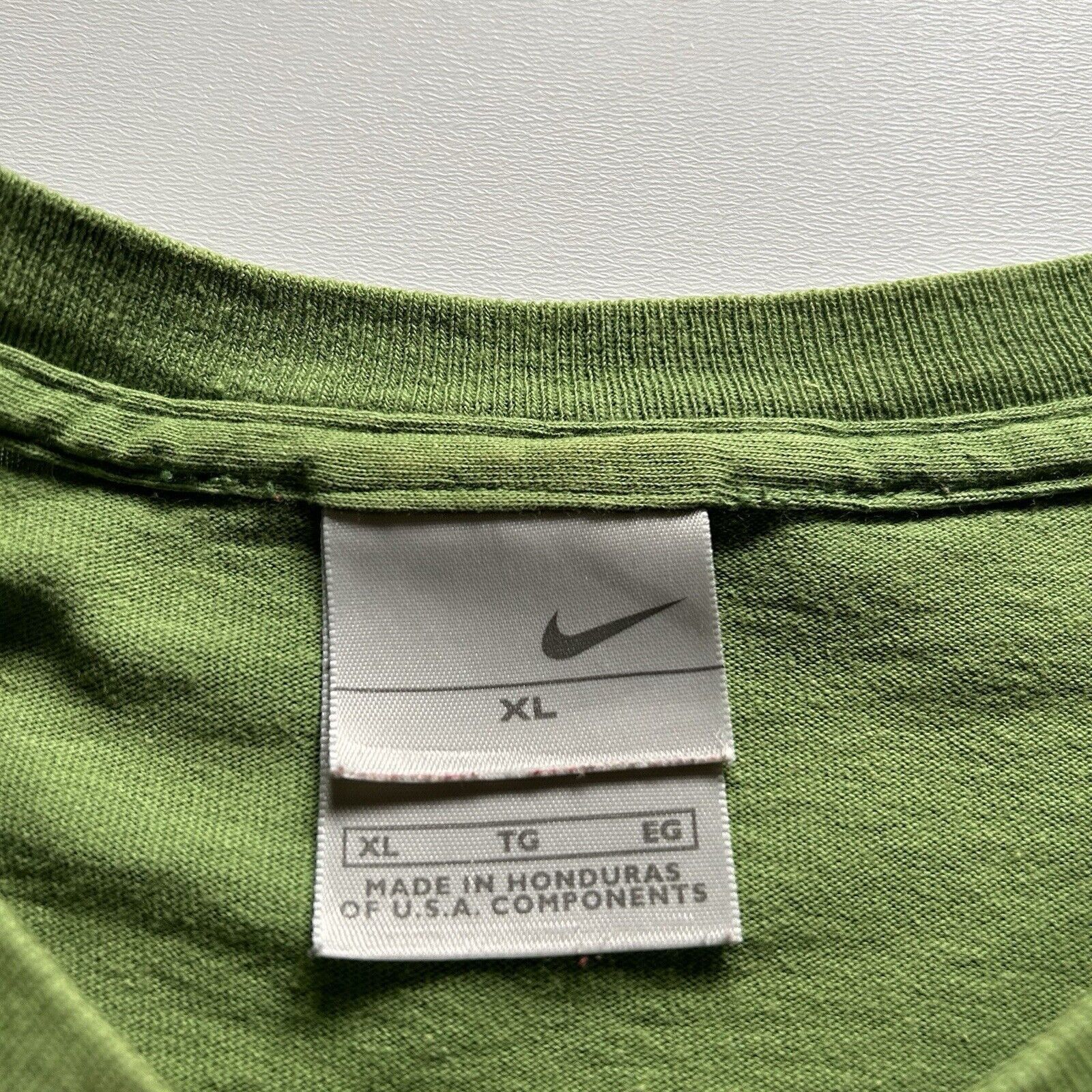 Nike Vintage 2000s Nike Swoosh Graphic T Shirt XL Green Rare Size US XL / EU 56 / 4 - 3 Thumbnail
