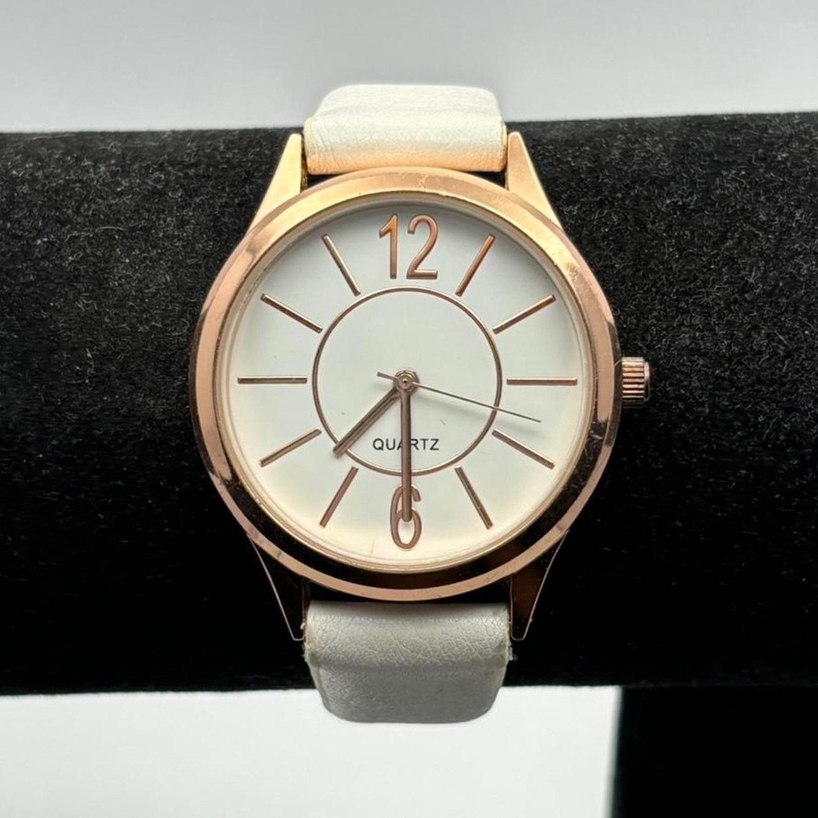 Other Gold Watch Size ONE SIZE - 1 Thumbnail
