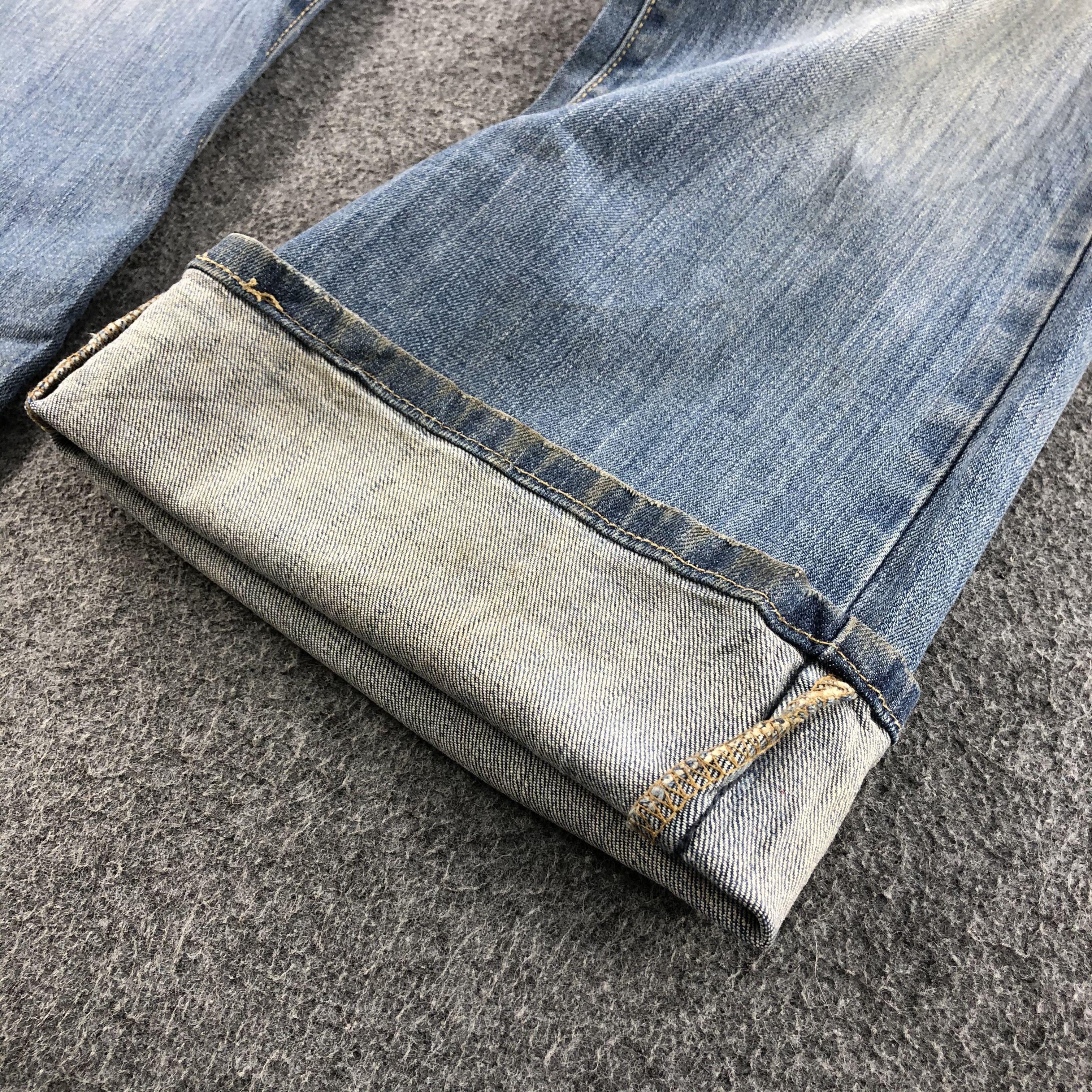 Levi's Vintage Levis Light Wash Jeans- J1332 Size US 33 - 7 Thumbnail