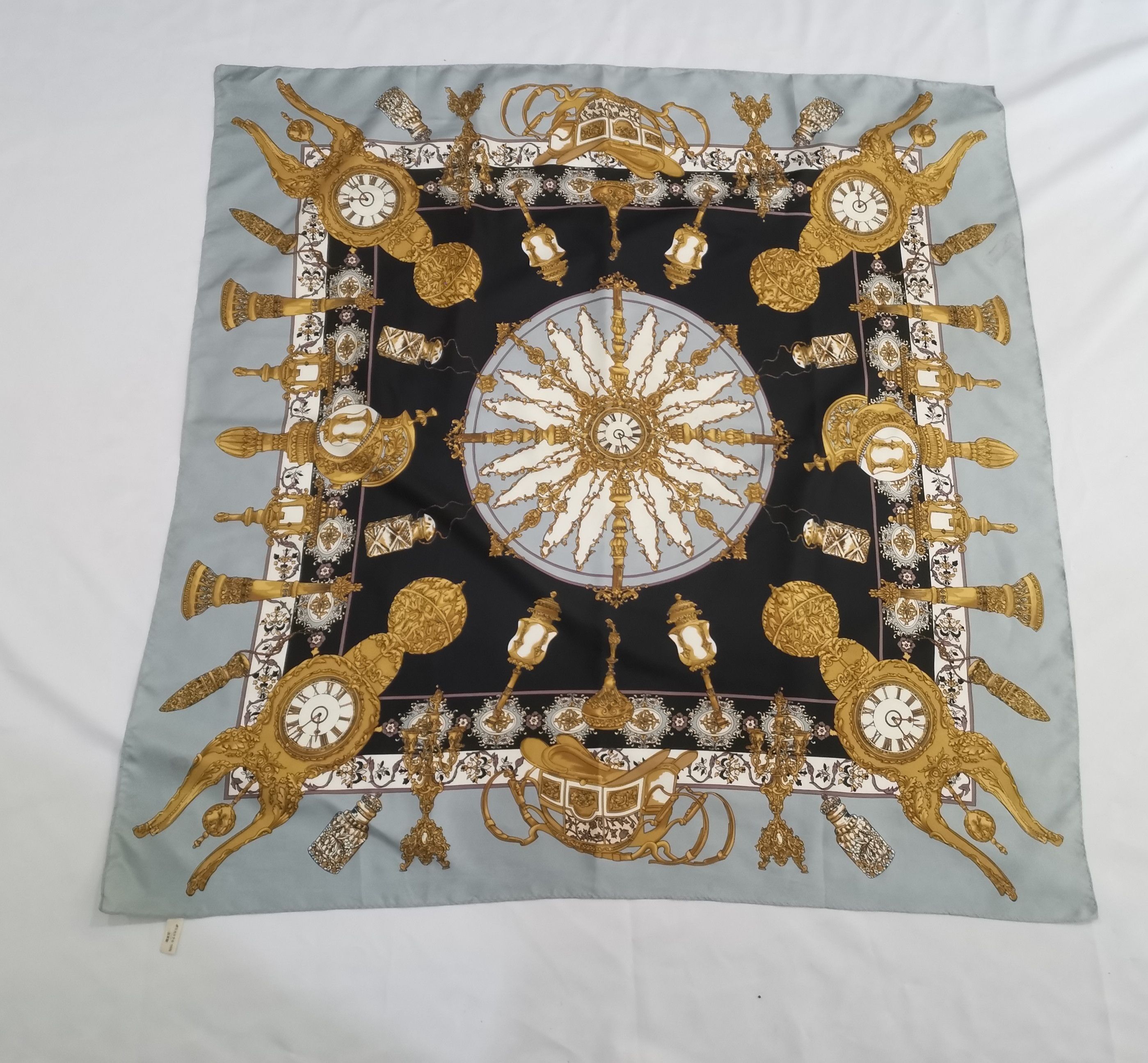Vintage Rare vintage luxury scarves nice design Size ONE SIZE - 1 Thumbnail