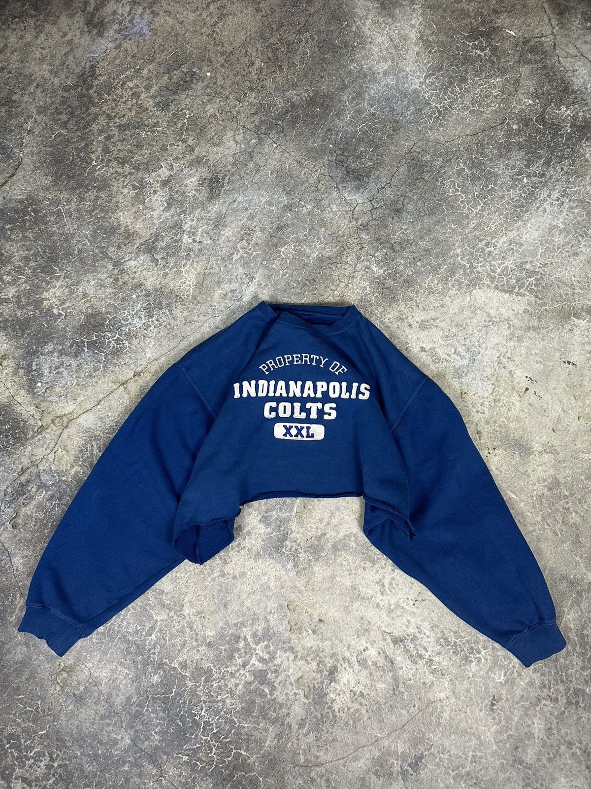Vintage Vintage Cropped and Thrashed Indianapolis Colts Sweater Size US L / EU 52-54 / 3 - 1 Thumbnail