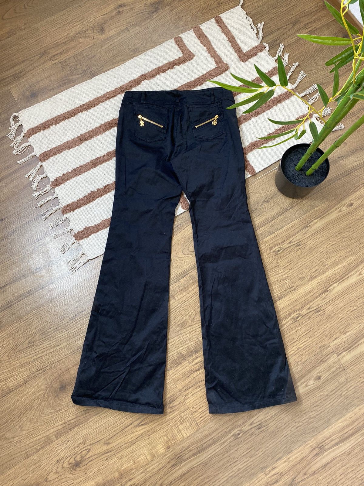 Roberto Cavalli ROBERTO CAVALLI CLASIC FLARE TROUSERS Size 28" / US 6 / IT 42 - 6 Thumbnail