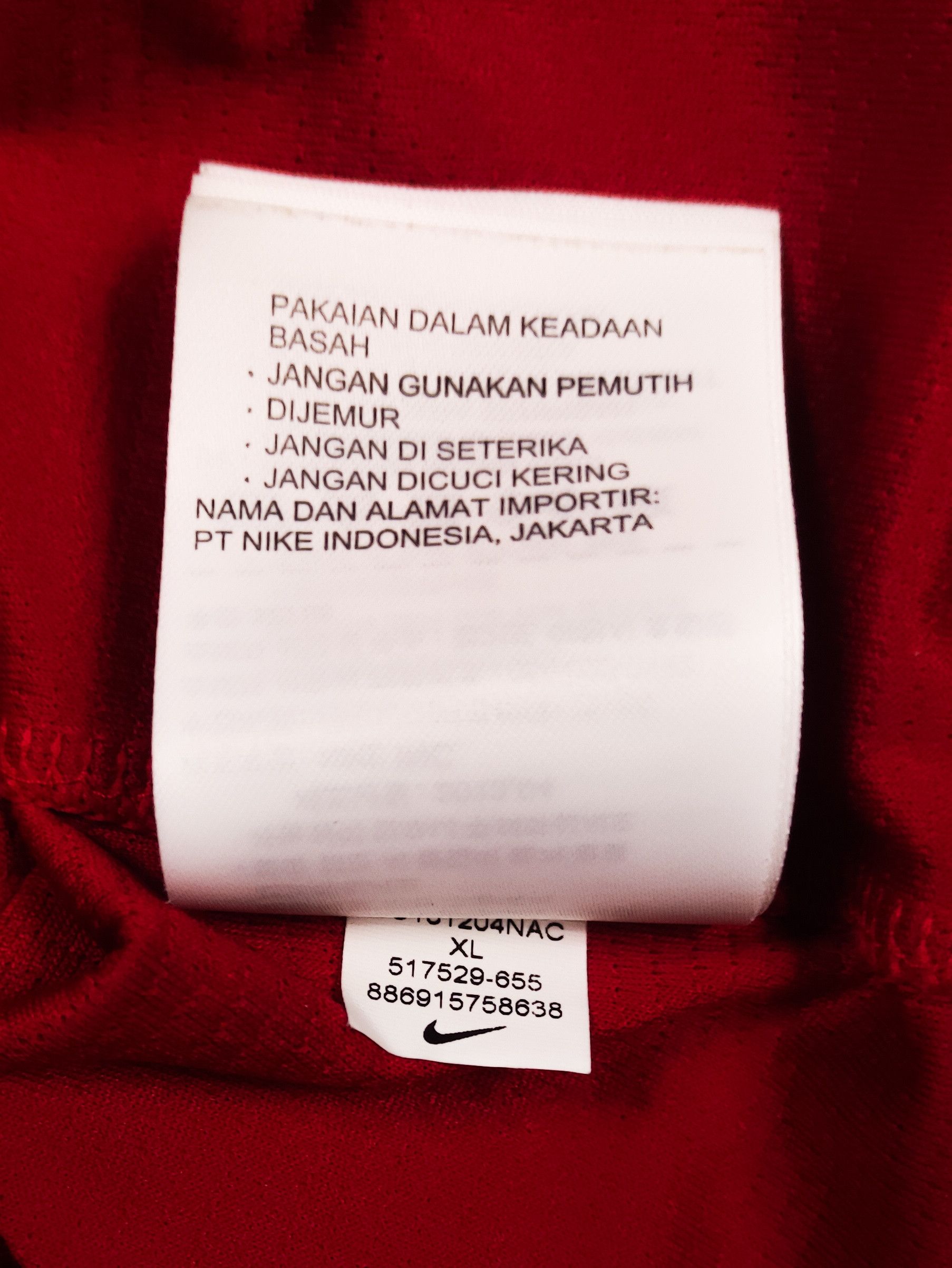 Nike Urawa Red Diamonds 2013 Nike Home Shirt Kit Jersey Japan Size US XL / EU 56 / 4 - 4 Thumbnail