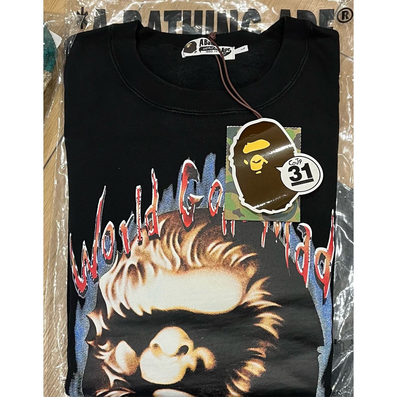 Bape BAPE Ape Head Graphic Crewneck Black Size US L / EU 52-54 / 3 - 2 Thumbnail