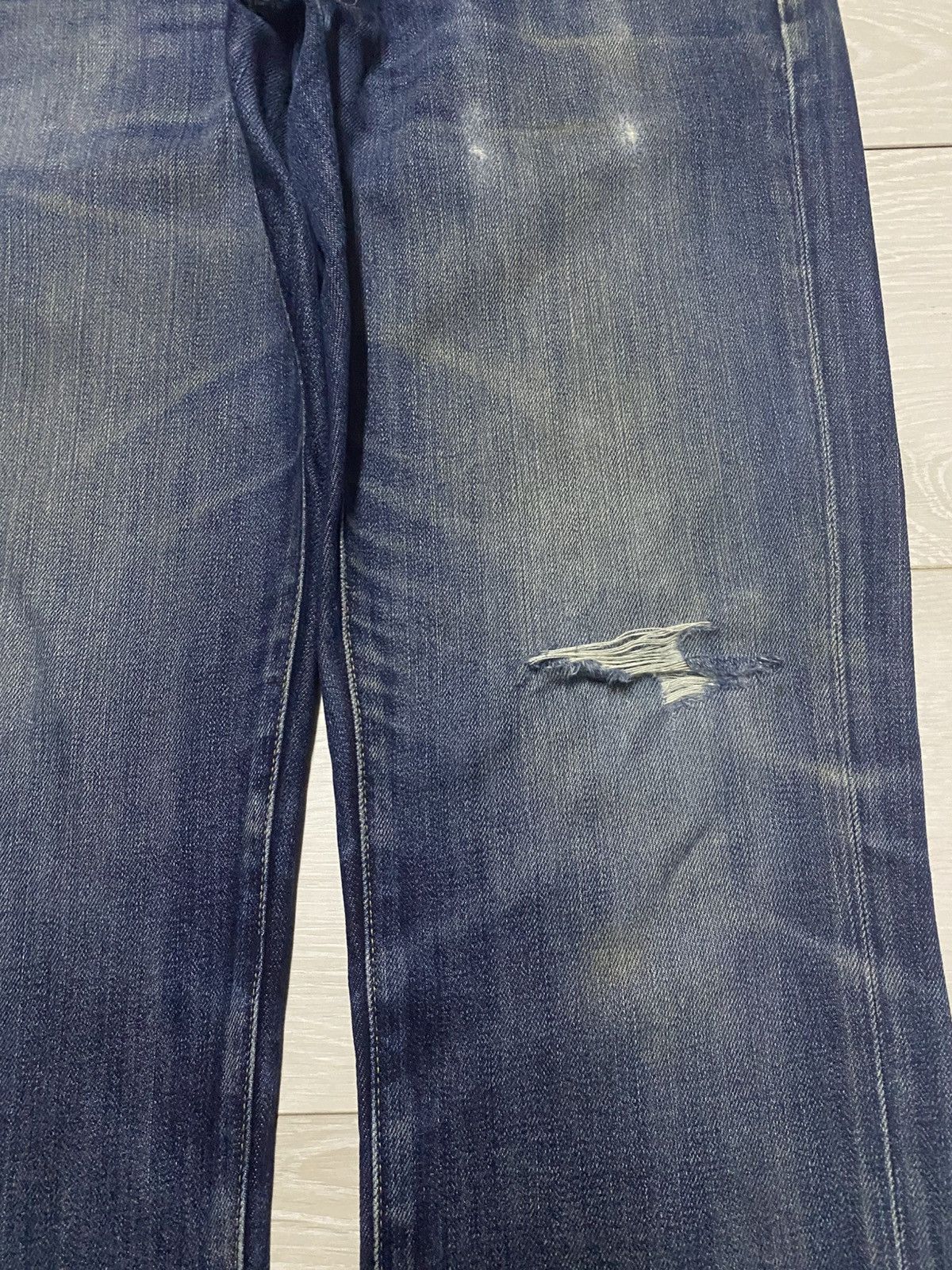 Uniqlo Vintage Japanese Uniqlo Blue wash Distressed Slim Fit Jeans Size US 32 / EU 48 - 8 Thumbnail
