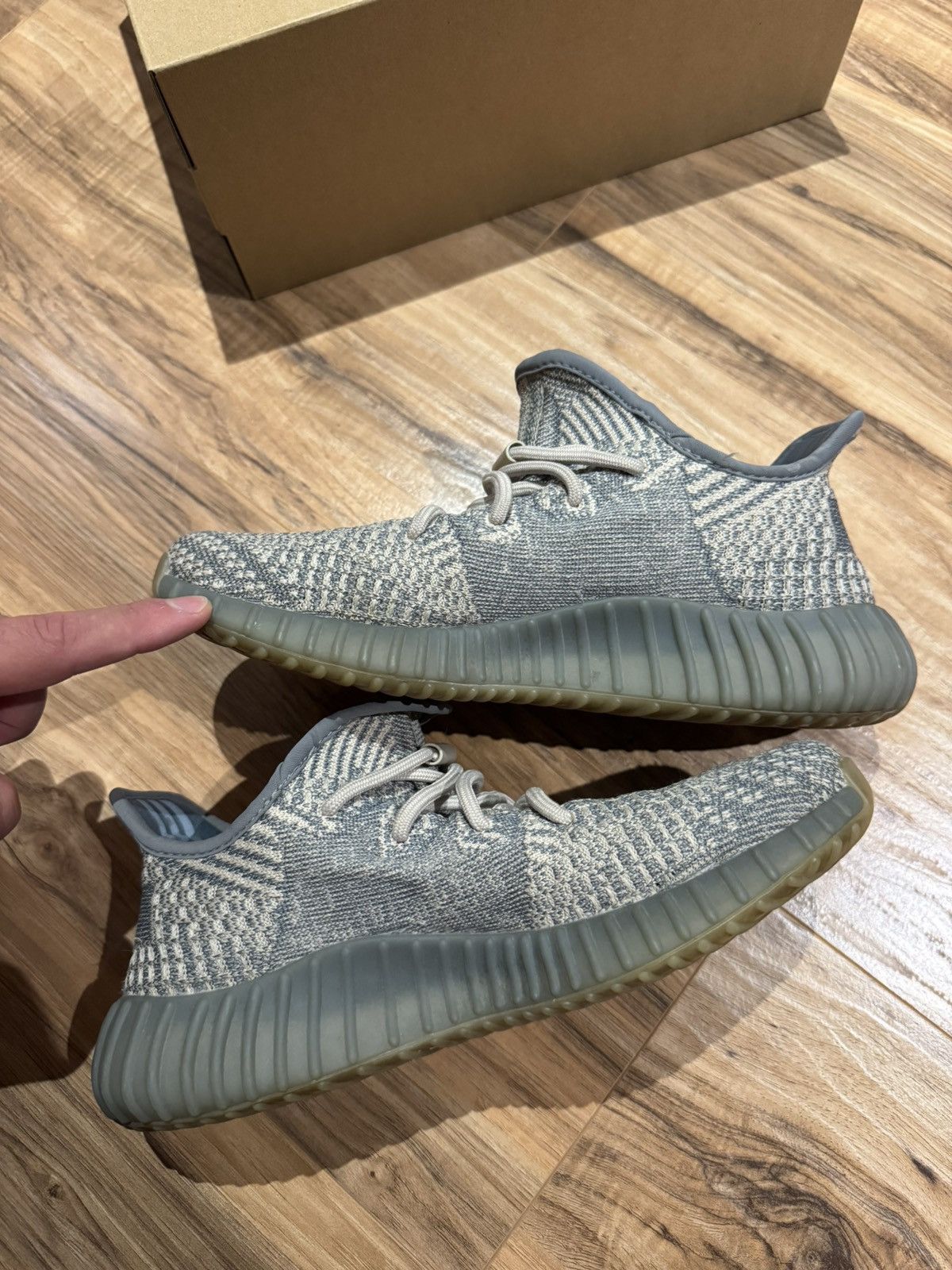 Yeezy Yeezy Boost 350 V2 Size US 7 / EU 40 - 10 Thumbnail