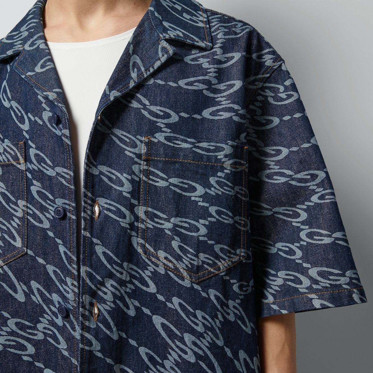 Gucci o1mt1gz0325 Wavy GG Laser Print Denim Shirt in Dark Blue Size US L / EU 52-54 / 3 - 3 Thumbnail
