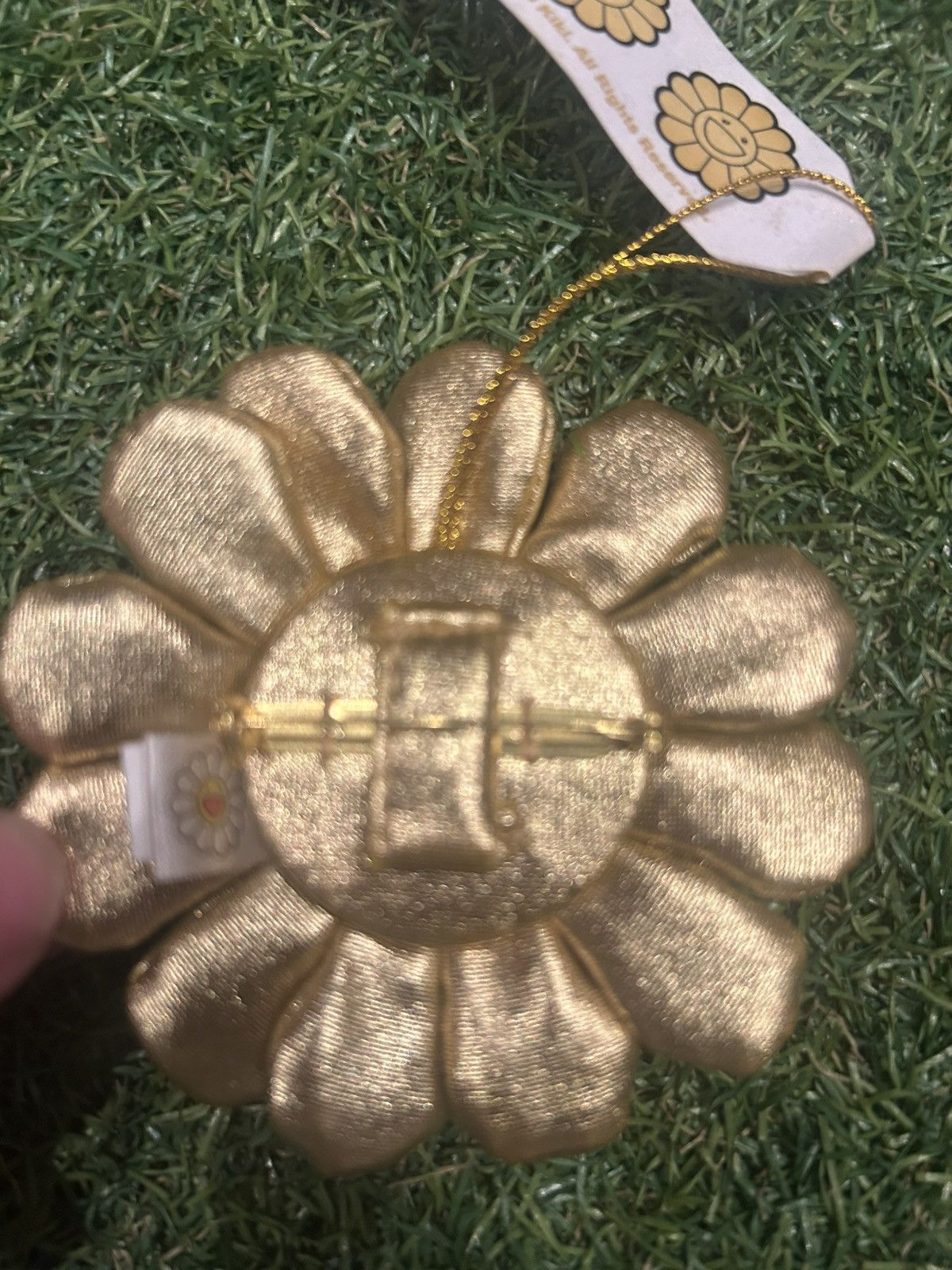 Takashi Murakami Takashi Murakami flower pin gold Size ONE SIZE - 2 Thumbnail