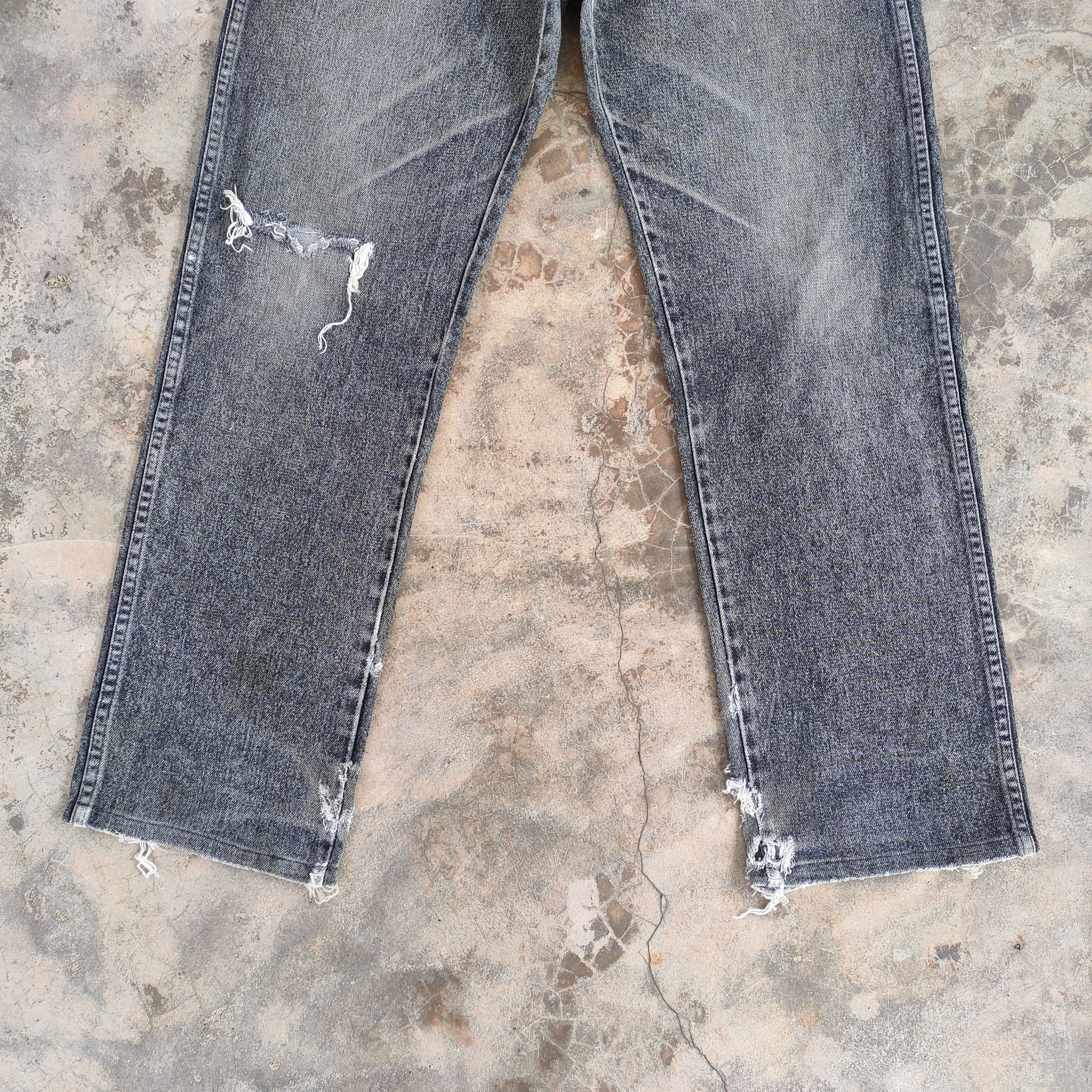 Jean VINTAGE WRANGLER MADE IN USA FADED RIPPED JEANS DENIM PANTS Size US 31 - 5 Thumbnail