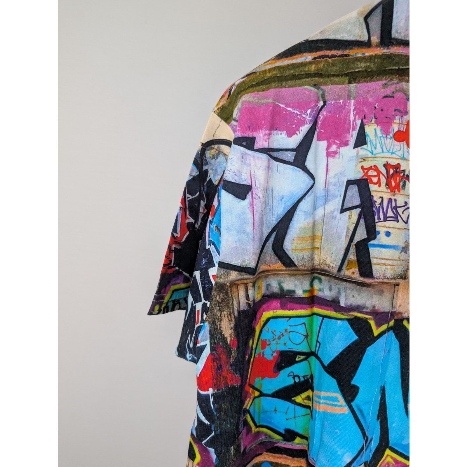 Vivienne Westwood o1rshd1 Classic Graffiti Print T-Shirt in Multiolor Size US XL / EU 56 / 4 - 13 Thumbnail