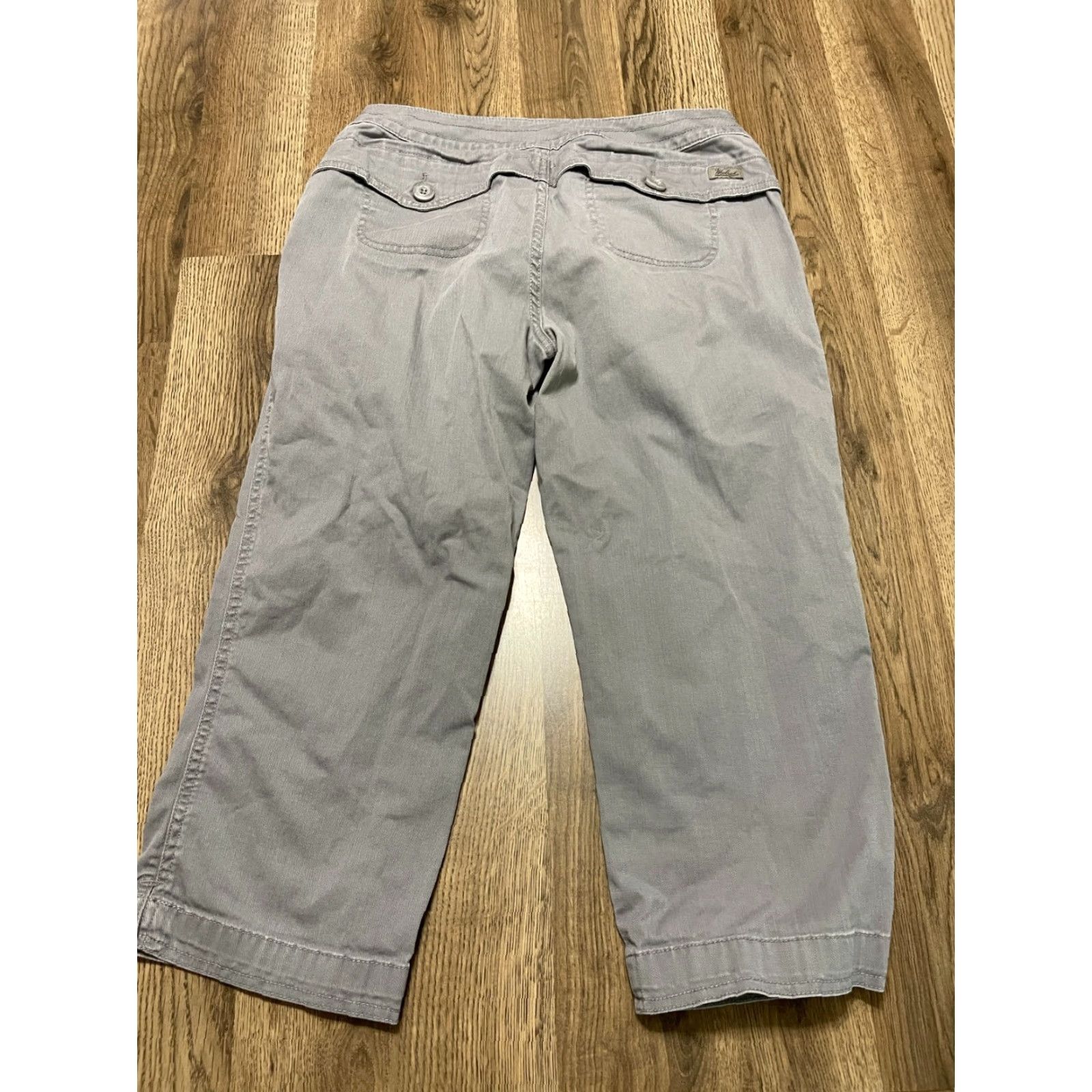 Vintage Woolrich Pants Women's Capri Gray Straight Leg Pockets Size 4 Regular Inseam 19.5 Vintage No Size 27" / US 4 / IT 40 - 2 Thumbnail