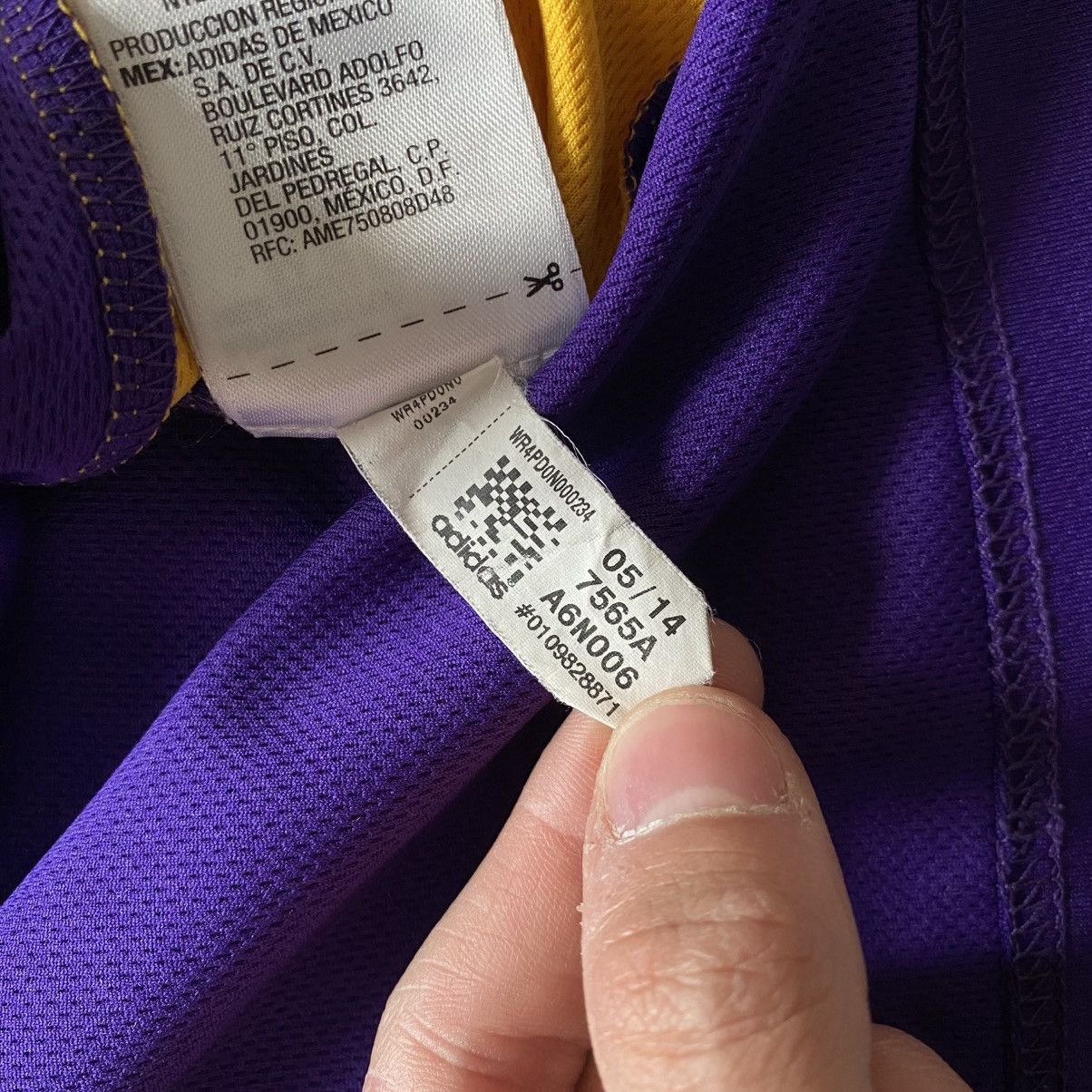 Adidas × NBA × Vintage Adidas NBA Los Angeles Lakers #24 Bryant Jersey Size L Size US L / EU 52-54 / 3 - 9 Thumbnail