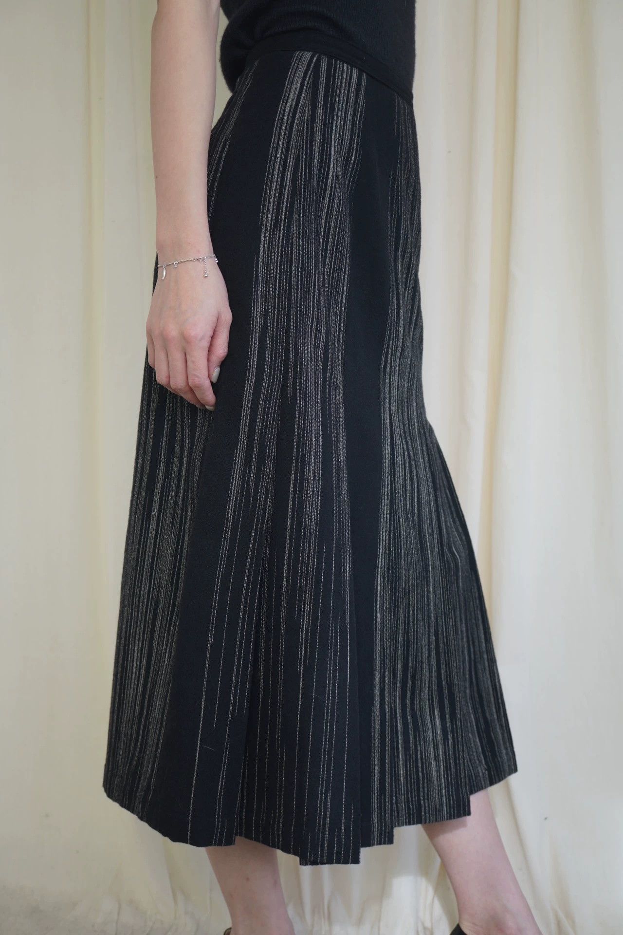 Comme des Garcons CDG 1980s White Embroidered Topstitch Pleated Wool Skirt XS Size 25" / US 0 / IT 36 - 3 Thumbnail