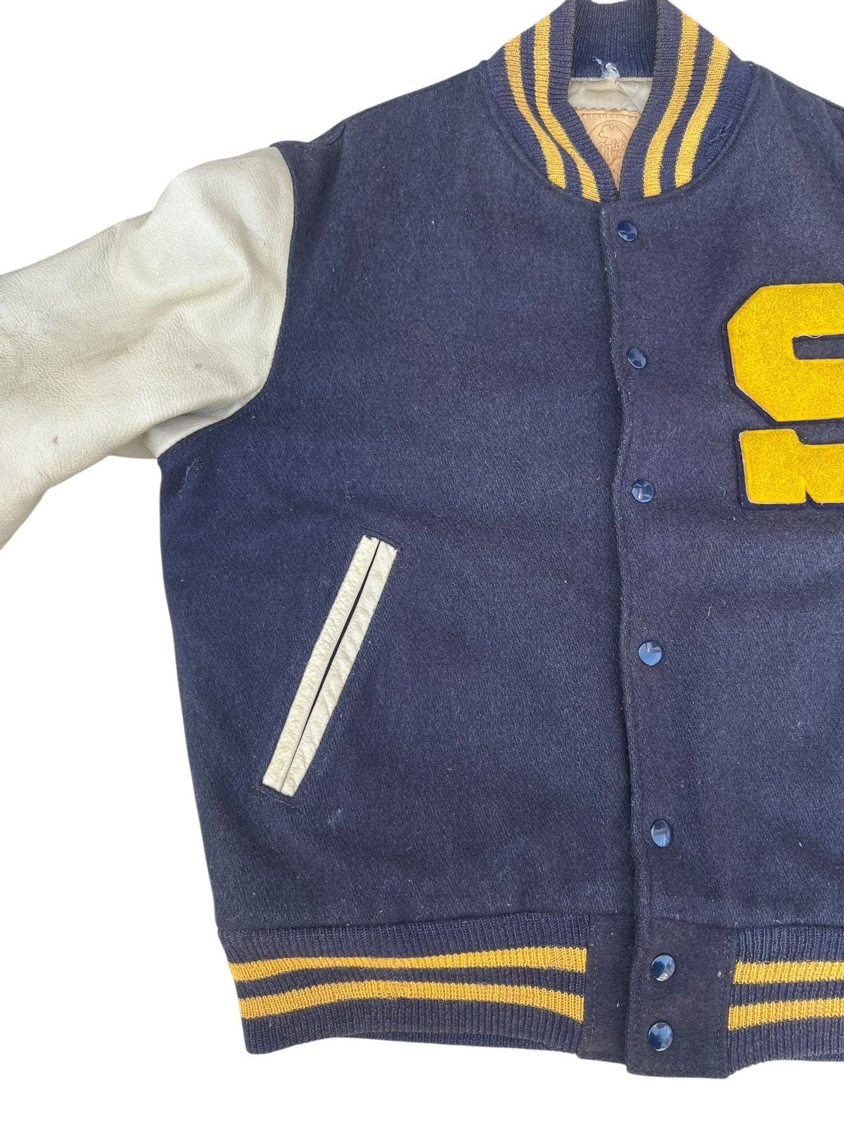 Golden Bear 70s Golden Bear Distressed Bomber Varsity Jacket Size US L / EU 52-54 / 3 - 7 Thumbnail