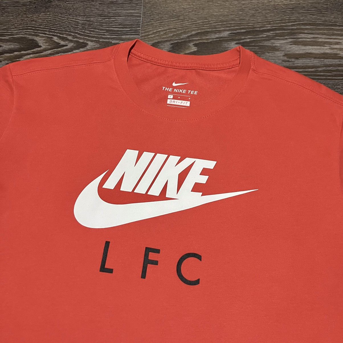 Nike Nike LIVERPOOL FC Liverbird Emblem Backprint Graphic T-shirt Size US L / EU 52-54 / 3 - 3 Thumbnail