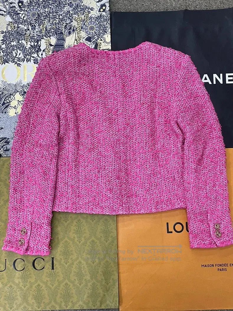 Chanel Chanel Pink V-Neck Knit Jacket. Size US M / EU 48-50 / 2 - 3 Thumbnail