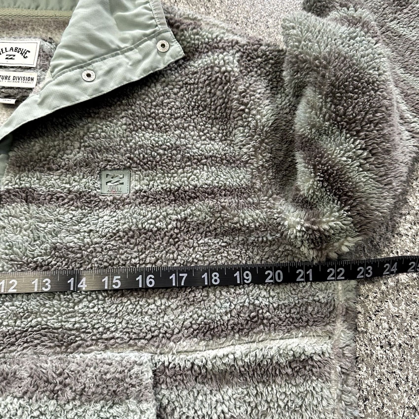 Billabong Billabong Womens L Green Fleece Jacket Pullover Short Zip Snaps Regular Outer Shell Polyester Lining Polyester 1000 Swtr? Size L / US 10 / IT 46 - 3 Thumbnail
