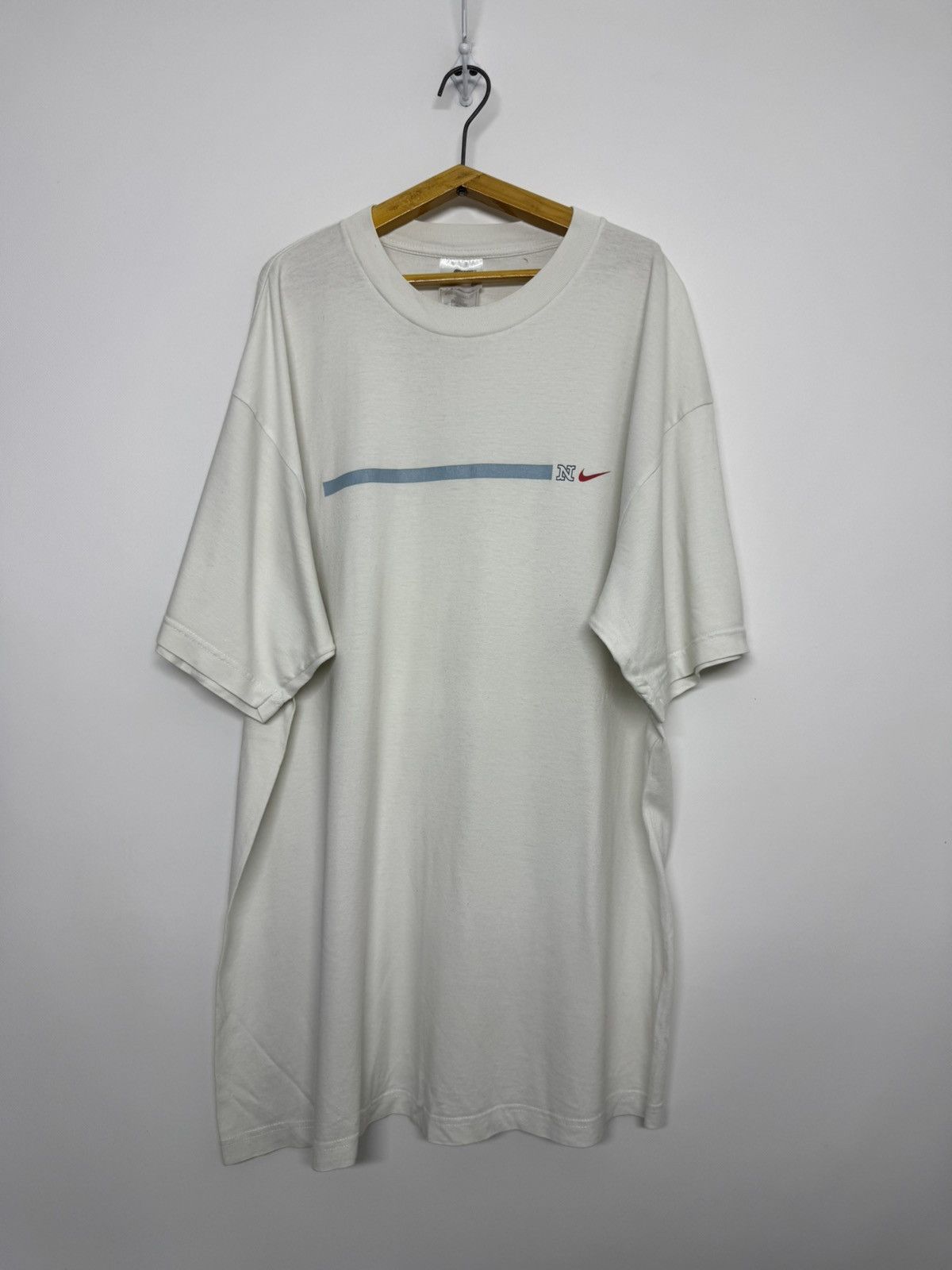 Nike Vintage Y2K Nike Small Swoosh Logo T Shirt 00’s Size US XL / EU 56 / 4 - 3 Thumbnail