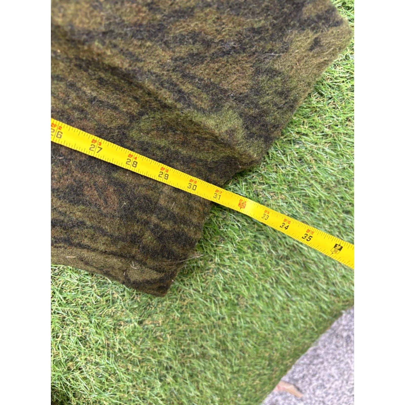Vintage Columbia Horn Mesa Pants Mens 42 Camouflage Cargo Cotton Wool Belted Pockets Zip Button Vintage Style Cargo Pants Mens 42 Green Camouflage Size US 42 / EU 58 - 3 Thumbnail
