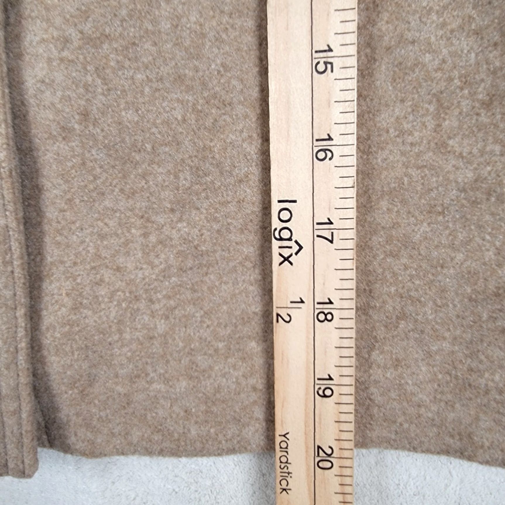 Zara Zara Women's Coat Beige Short Solid Long Sleeve Button Closure Regular Fit Machine Washable Size M / US 6-8 / IT 42-44 - 5 Thumbnail