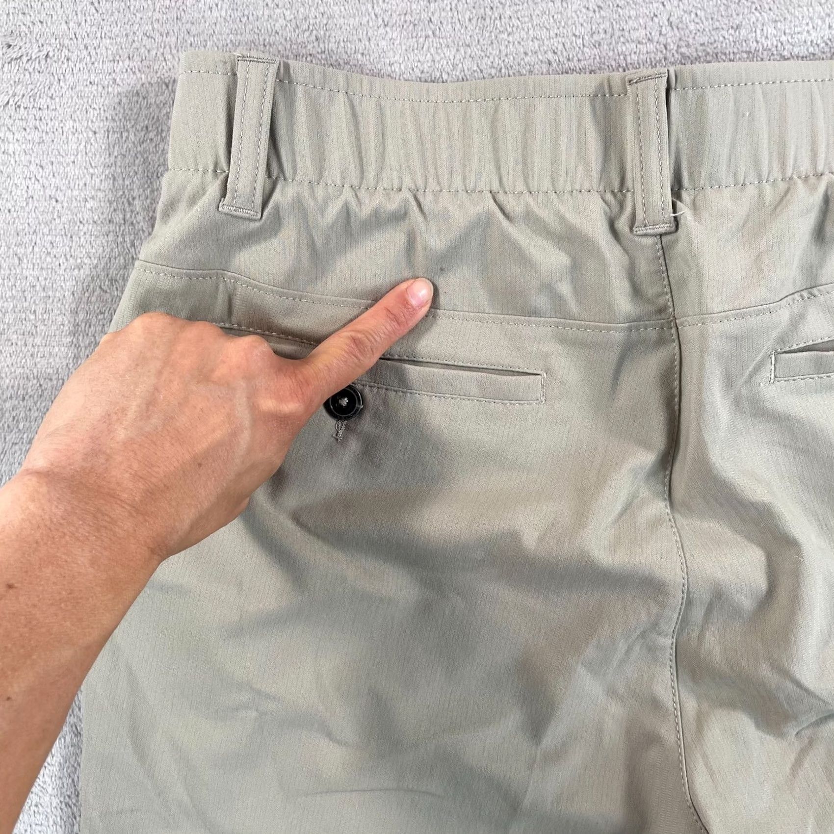 Under Armour Under Armour Golf Shorts Men 32 Beige HeatGear 10" NWOT Size US 32 / EU 48 - 3 Thumbnail