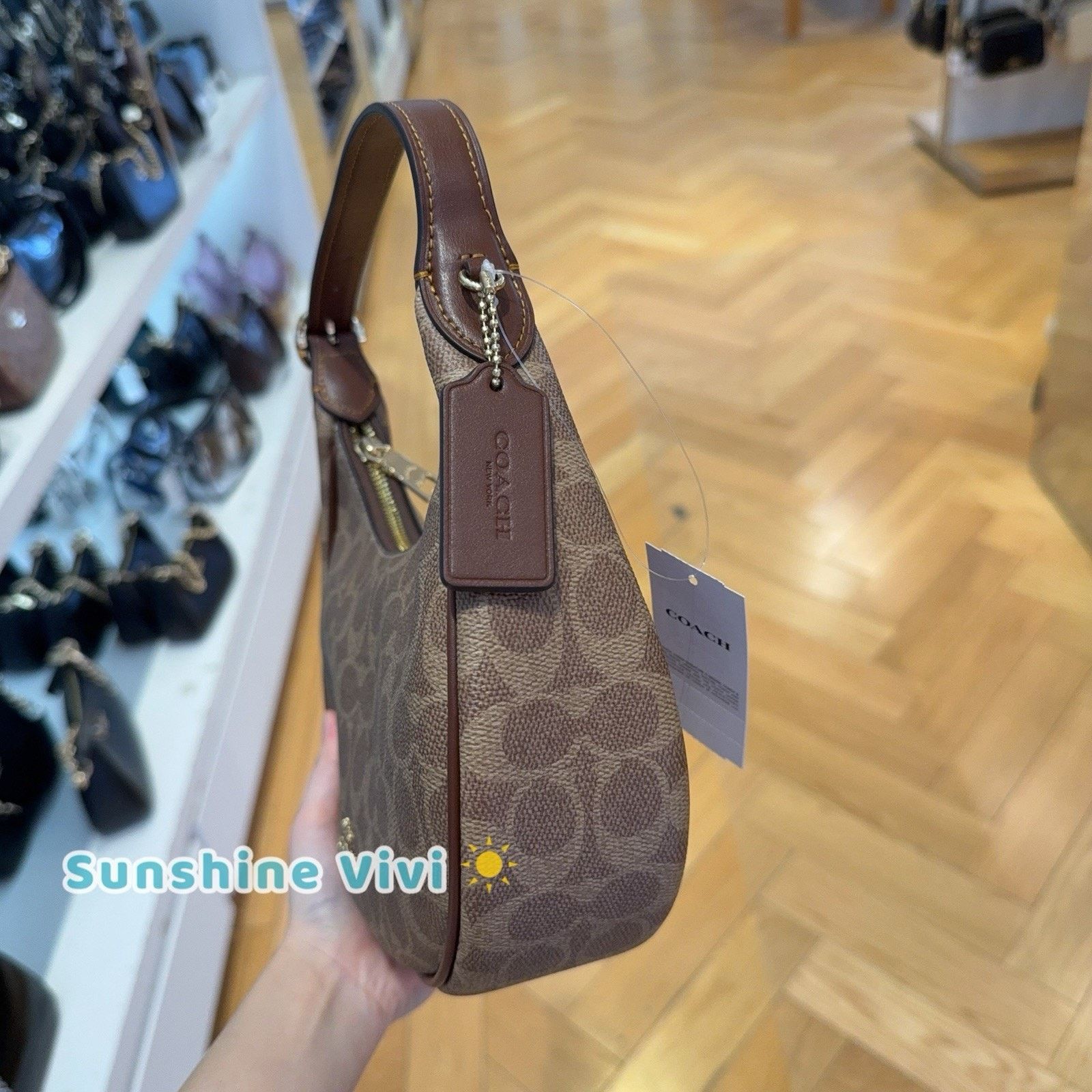 Coach NWT Coach Emily Shoulder Bag signature CDX17 Gold/Tan/Brown Size ONE SIZE - 2 Thumbnail