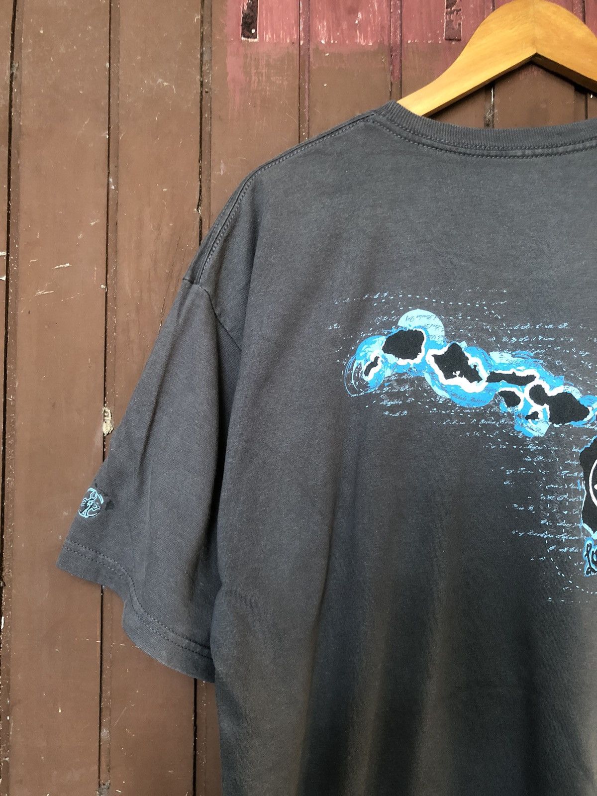 Quiksilver Vintage Local Motion Surfwear Centre Logo Tee Size US L / EU 52-54 / 3 - 11 Thumbnail