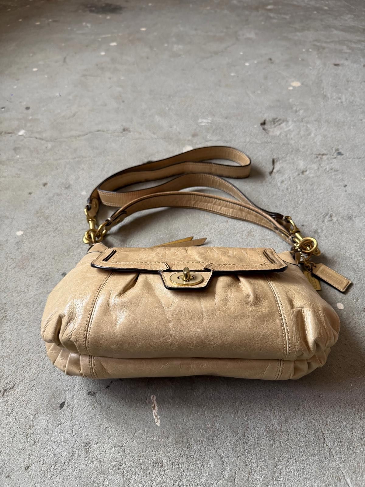 Coach Coach 2Way Poppy Leather Shoulder Bag Beige Size ONE SIZE - 9 Thumbnail