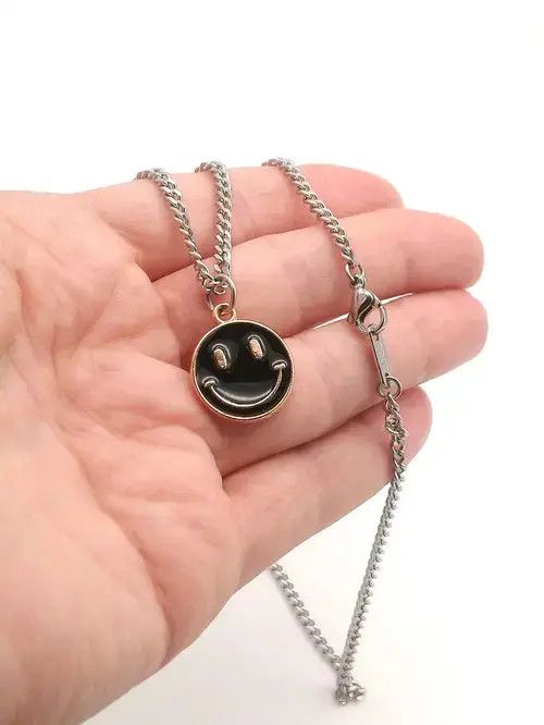 Jewelry Smiley Face Pendant Necklace Chain Size ONE SIZE - 3 Thumbnail