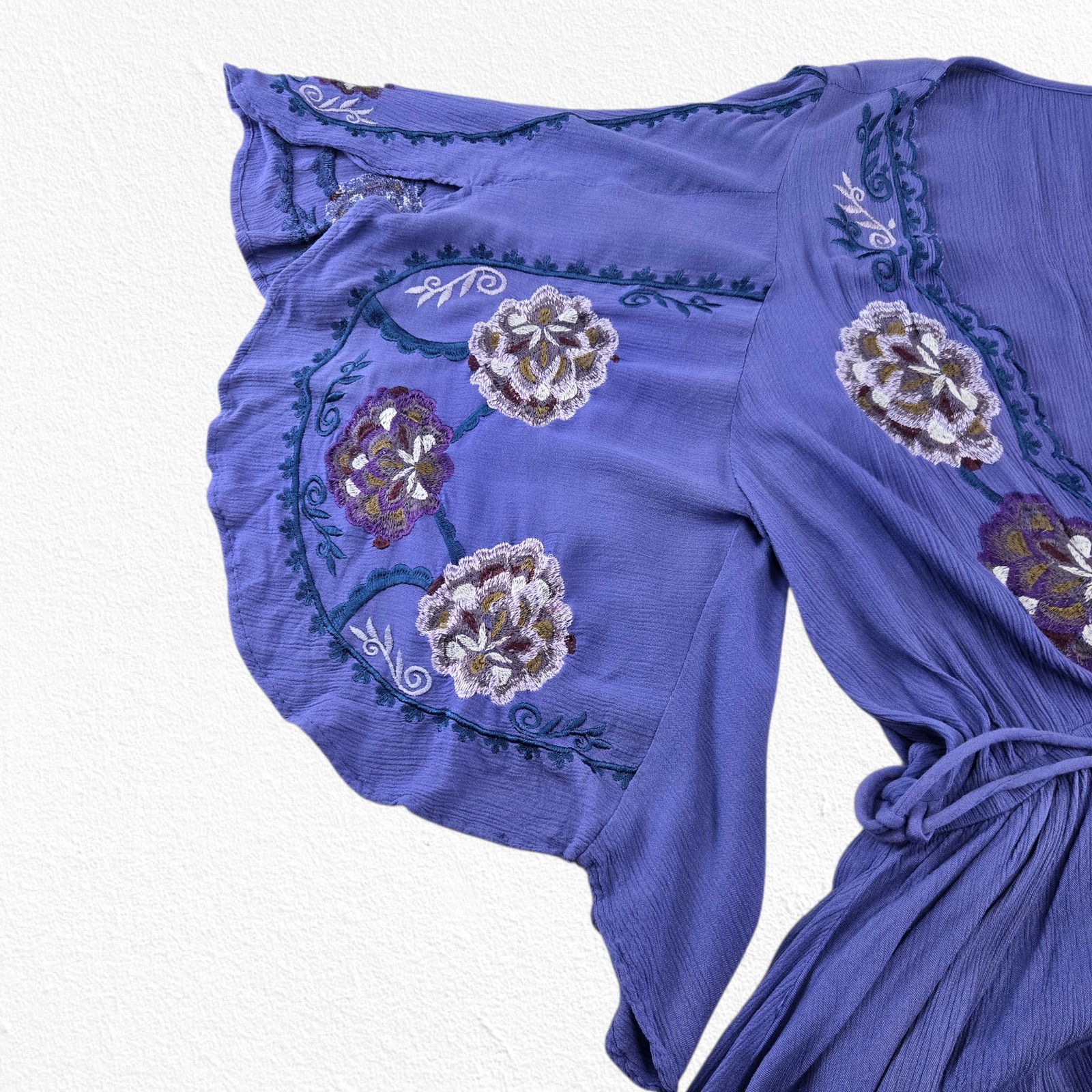 Free People Periwinkle Blue Embroidered Boho Mini Dress Size Small Size S / US 4 / IT 40 - 4 Thumbnail