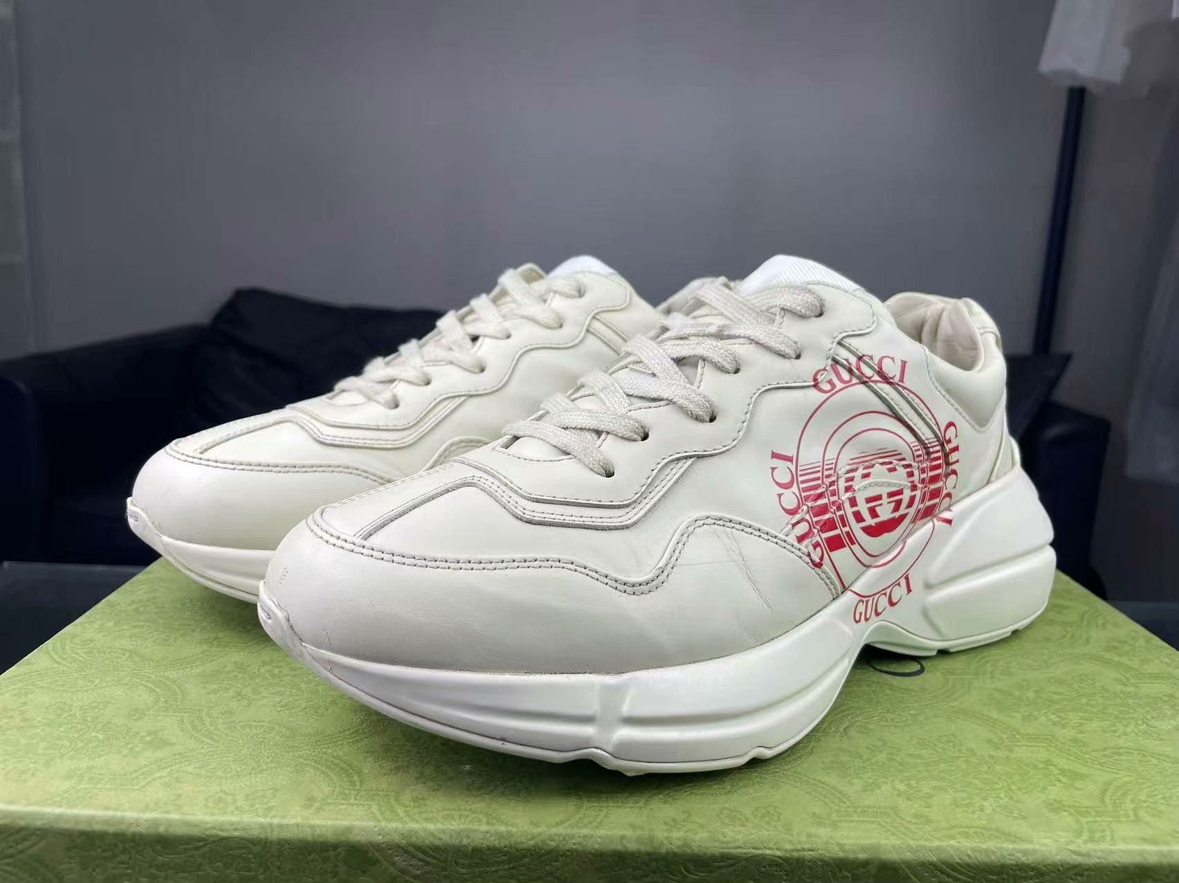 Gucci Gucci Retro Printed Lowtop Sneakers us_9 Women Size US 9 / IT 39 - 1 Thumbnail
