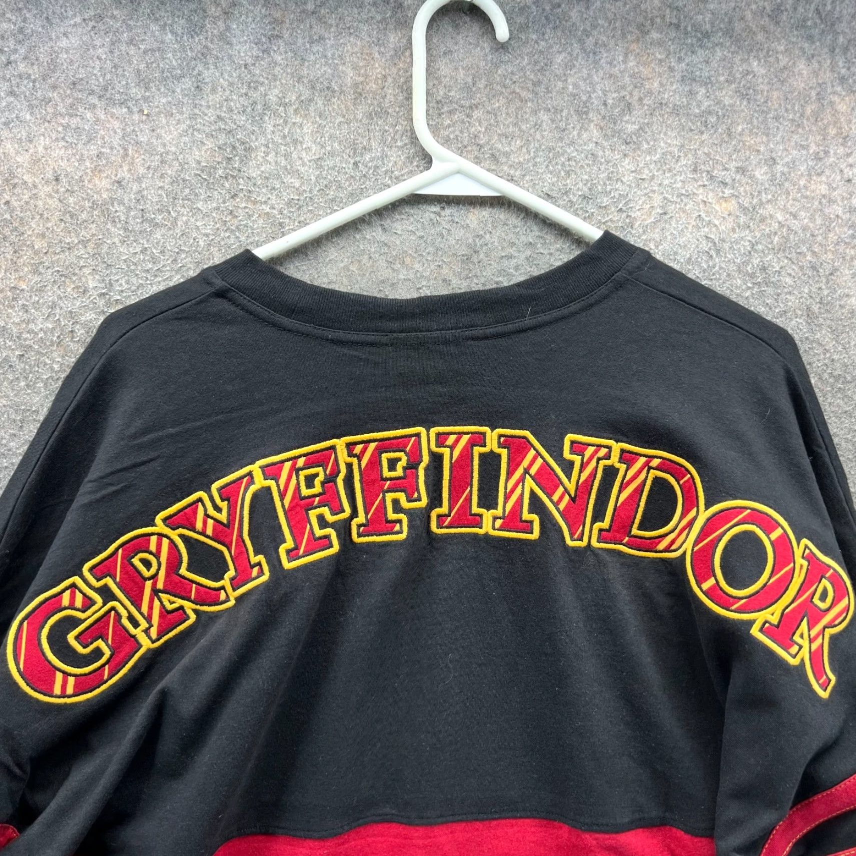 Vintage Gryffindor Shirt Mens Medium Red Black Harry Potter Hogwarts Universal Studios Size US M / EU 48-50 / 2 - 7 Thumbnail