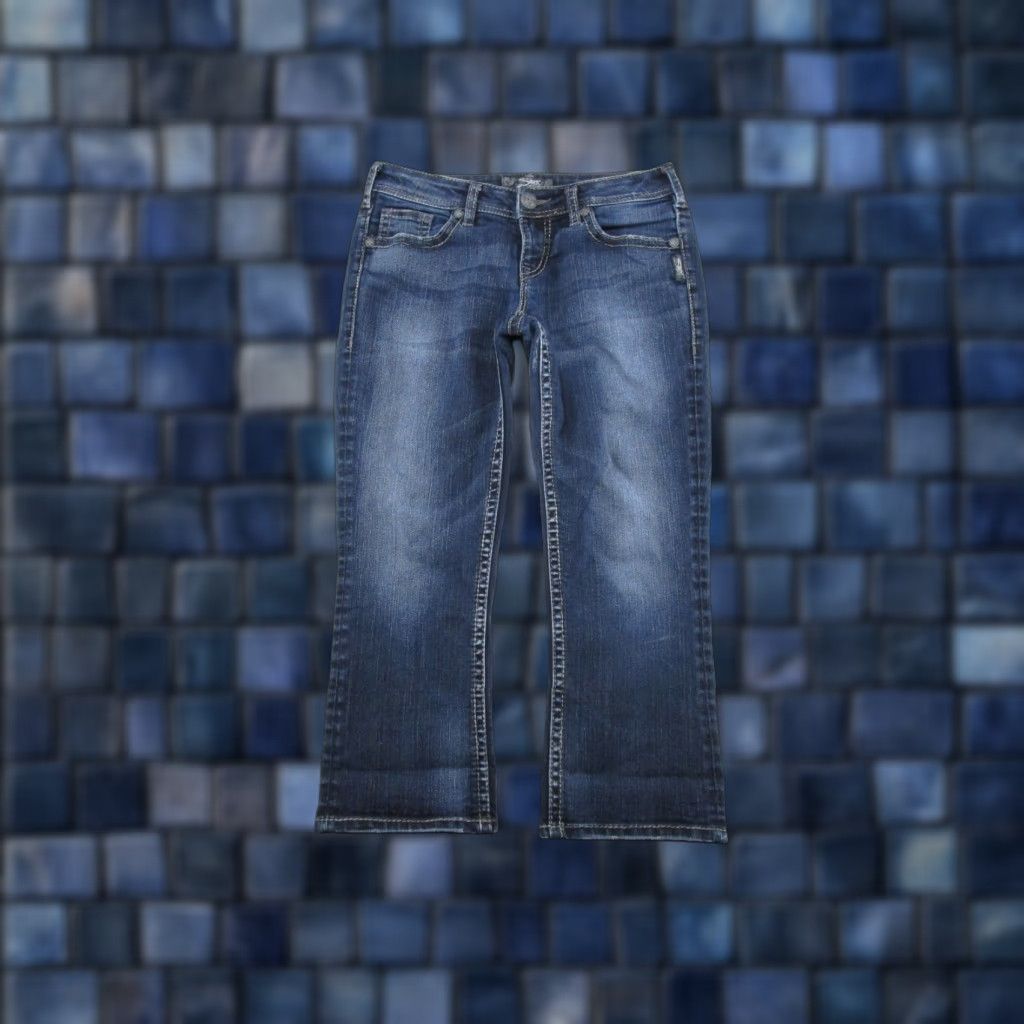 Silver Jeans Co. VINTAGE Silver Jeans Co Aiko Kick Capri Jeans Size 27 Dark Blue Selvedge Denim Women 5-Pocket Style Capri Regular Cotton Blend Denim"} Size 27" / US 4 / IT 40 - 1 Thumbnail
