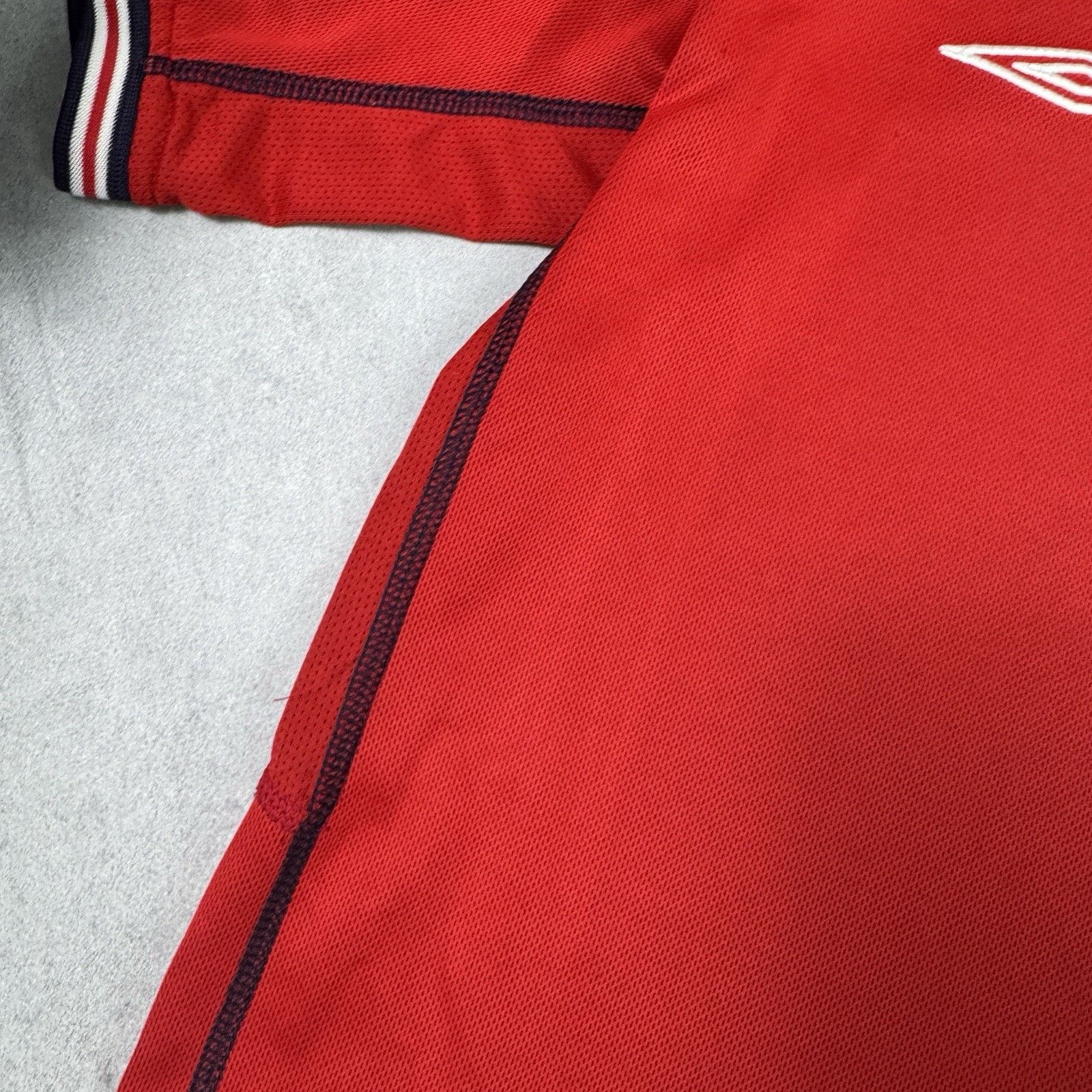 Umbro England Away football 2002 - 2004 Jersey Double Sided Umbro Size US S / EU 44-46 / 1 - 16 Thumbnail